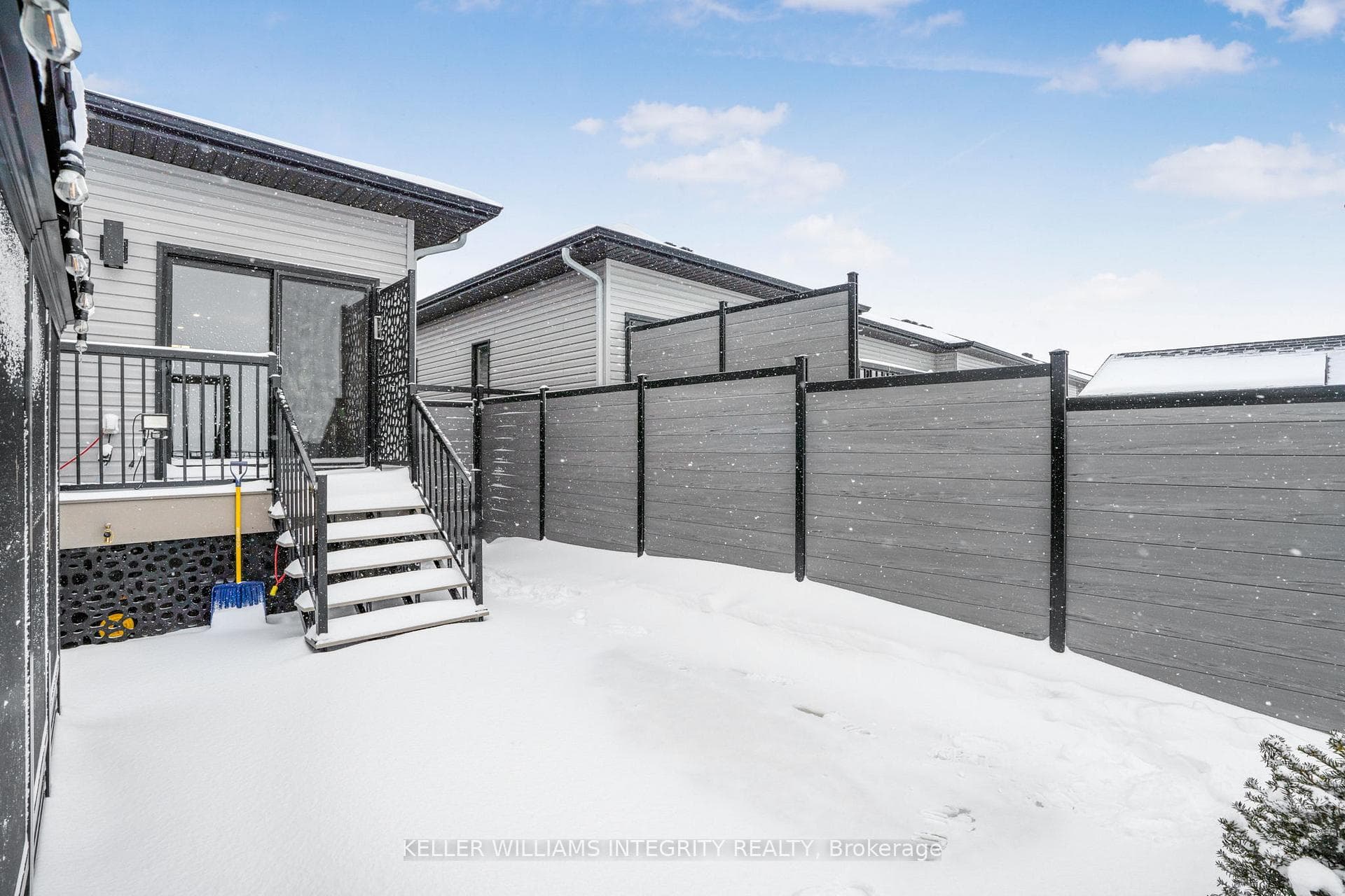810 Namur Street photo 26