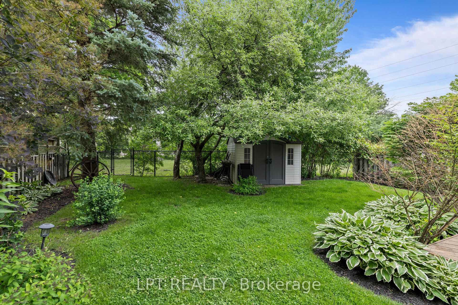Private Backyard Retreat!