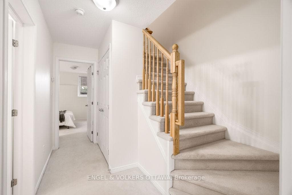270 Espin Heights photo 17