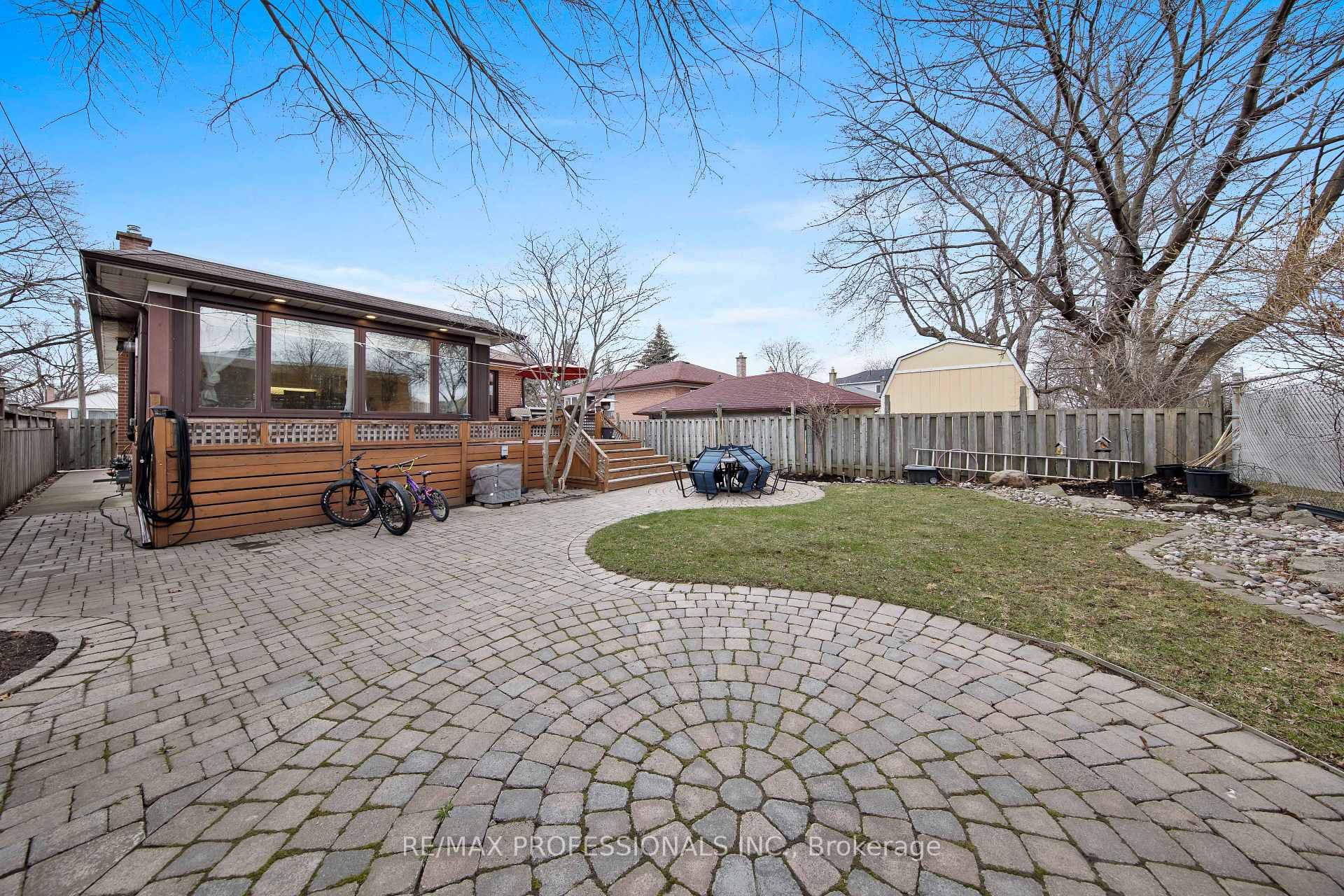 164 Wellesworth Drive photo 30