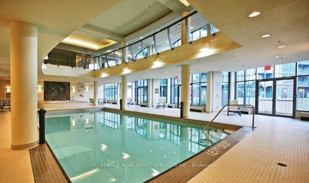 219 Fort York Boulevard Unit 2108 photo 5