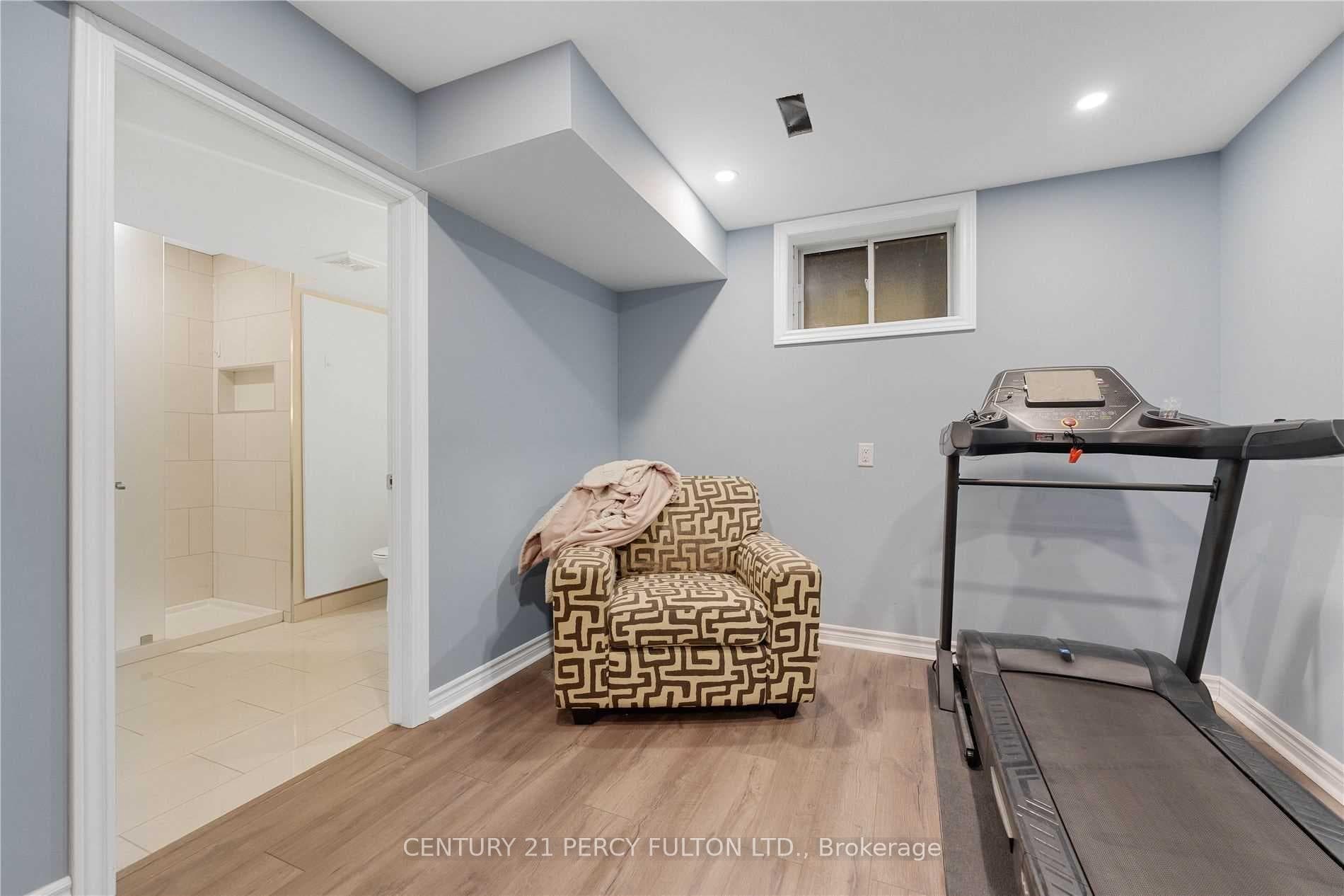47 Lion's Gate Boulevard photo 21