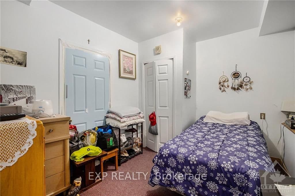 53 KING Street photo 21