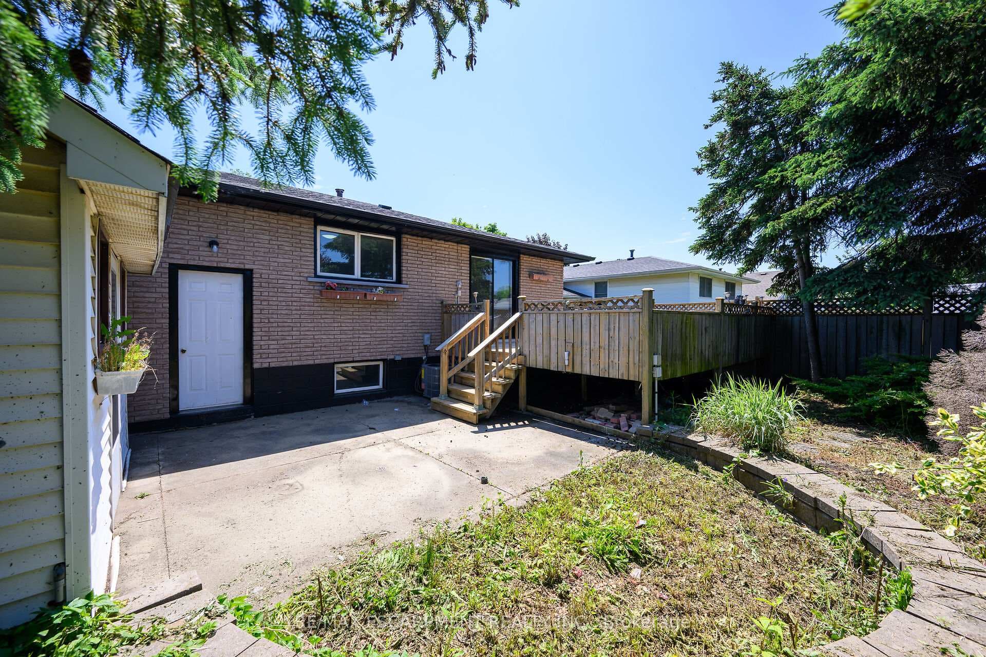 18 Rivercrest Road photo 35