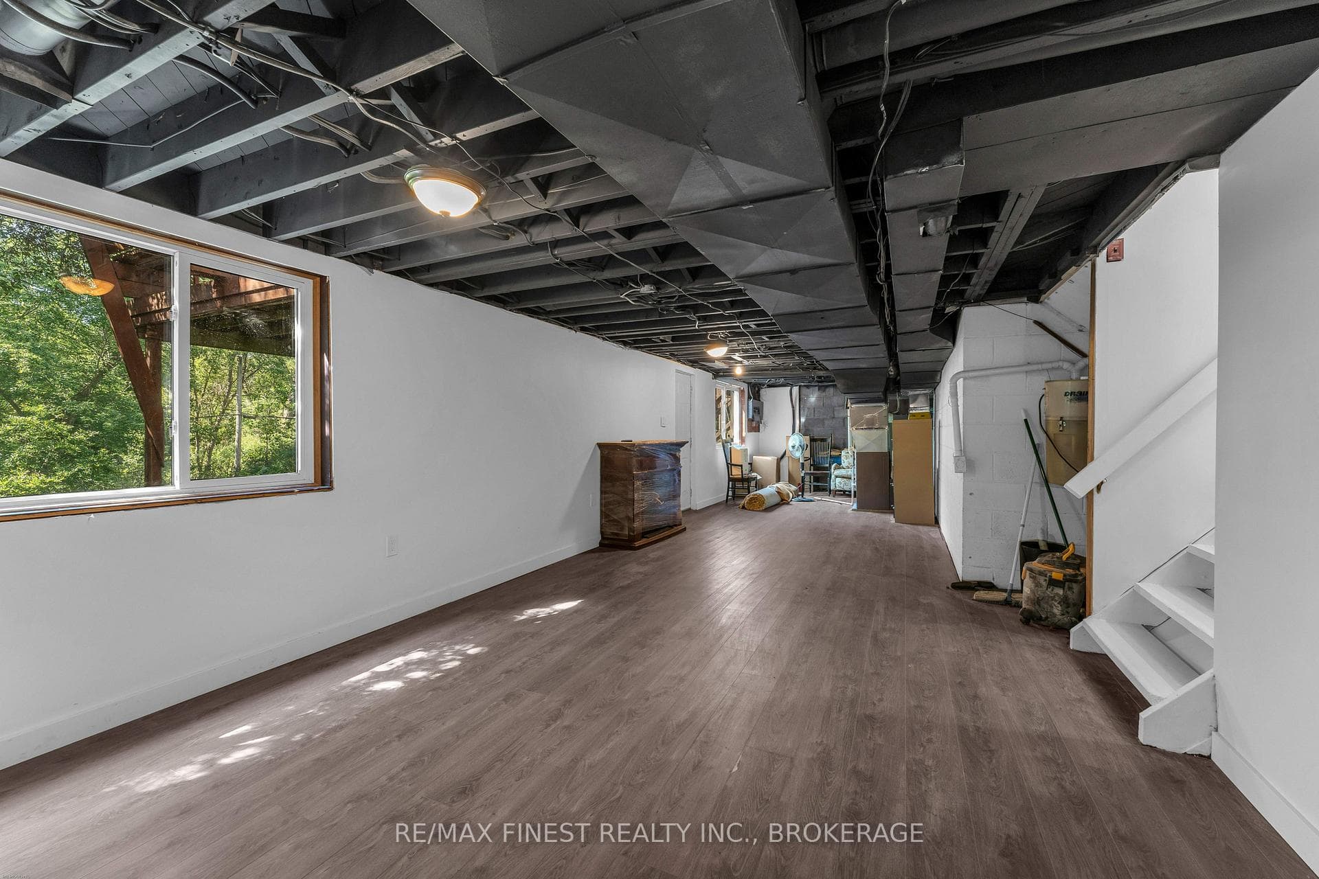 60 Sherwood Drive photo 34