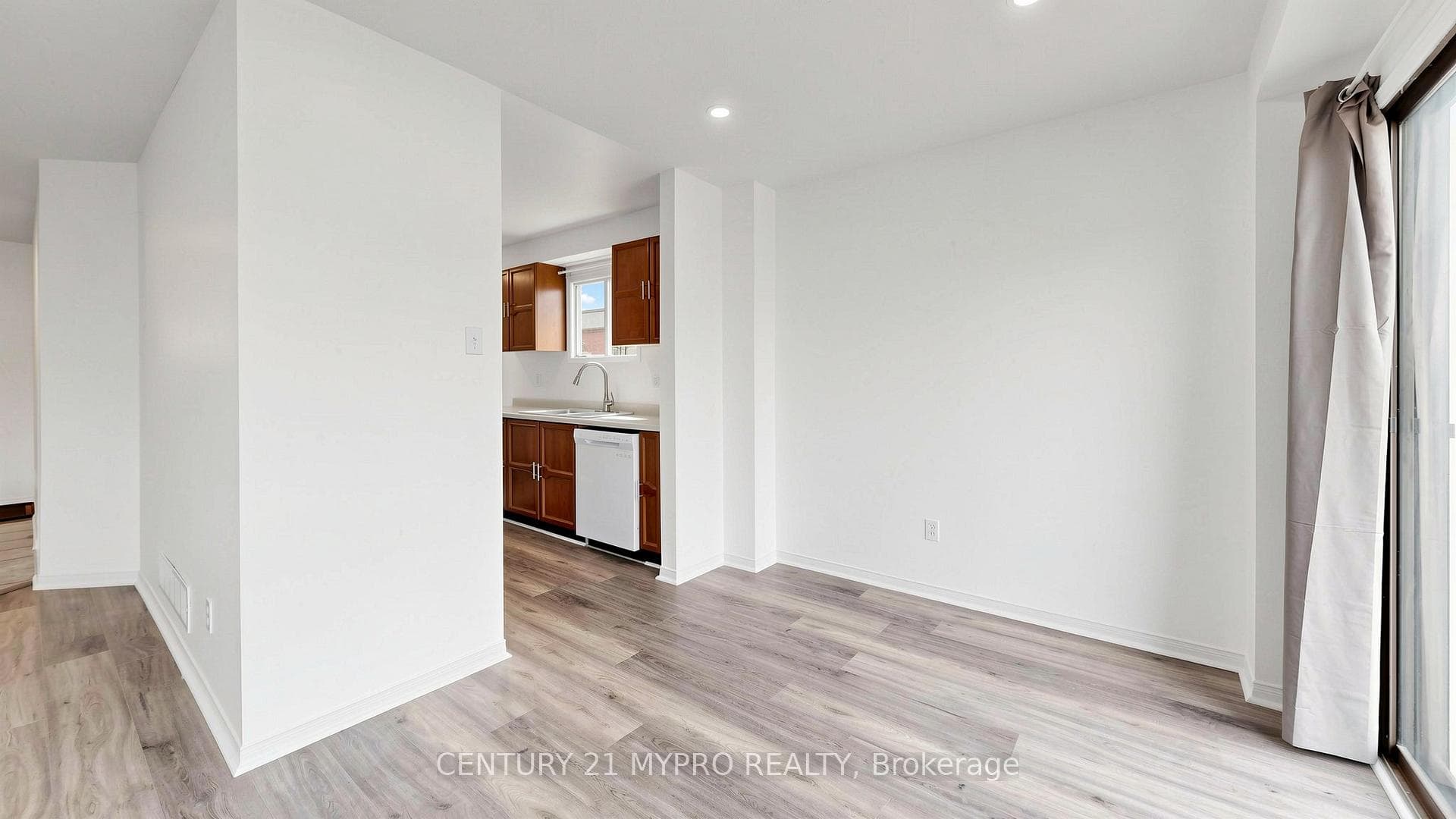 1399 Anton Square photo 7