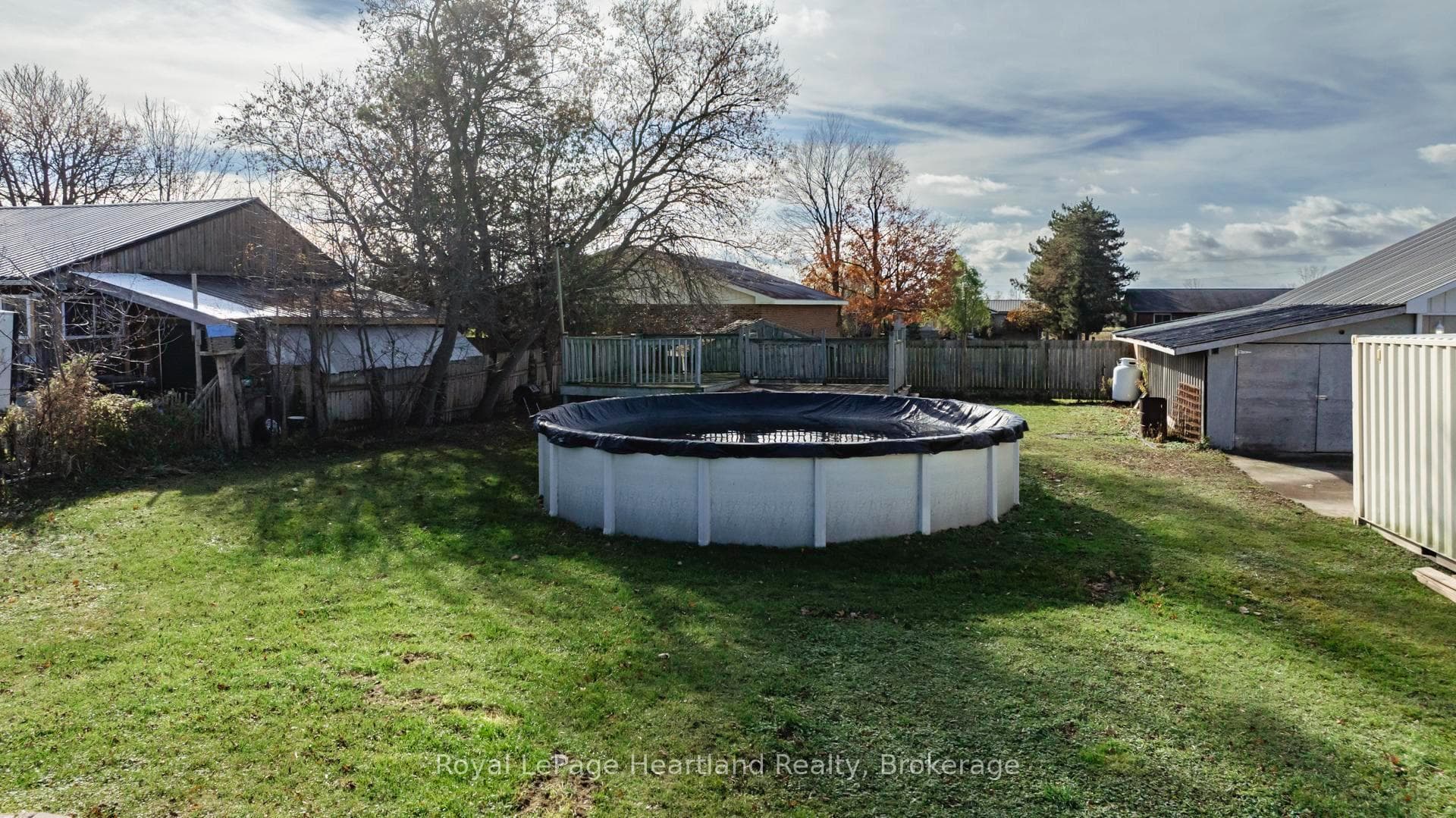 41581 SUMMERHILL Road photo 39