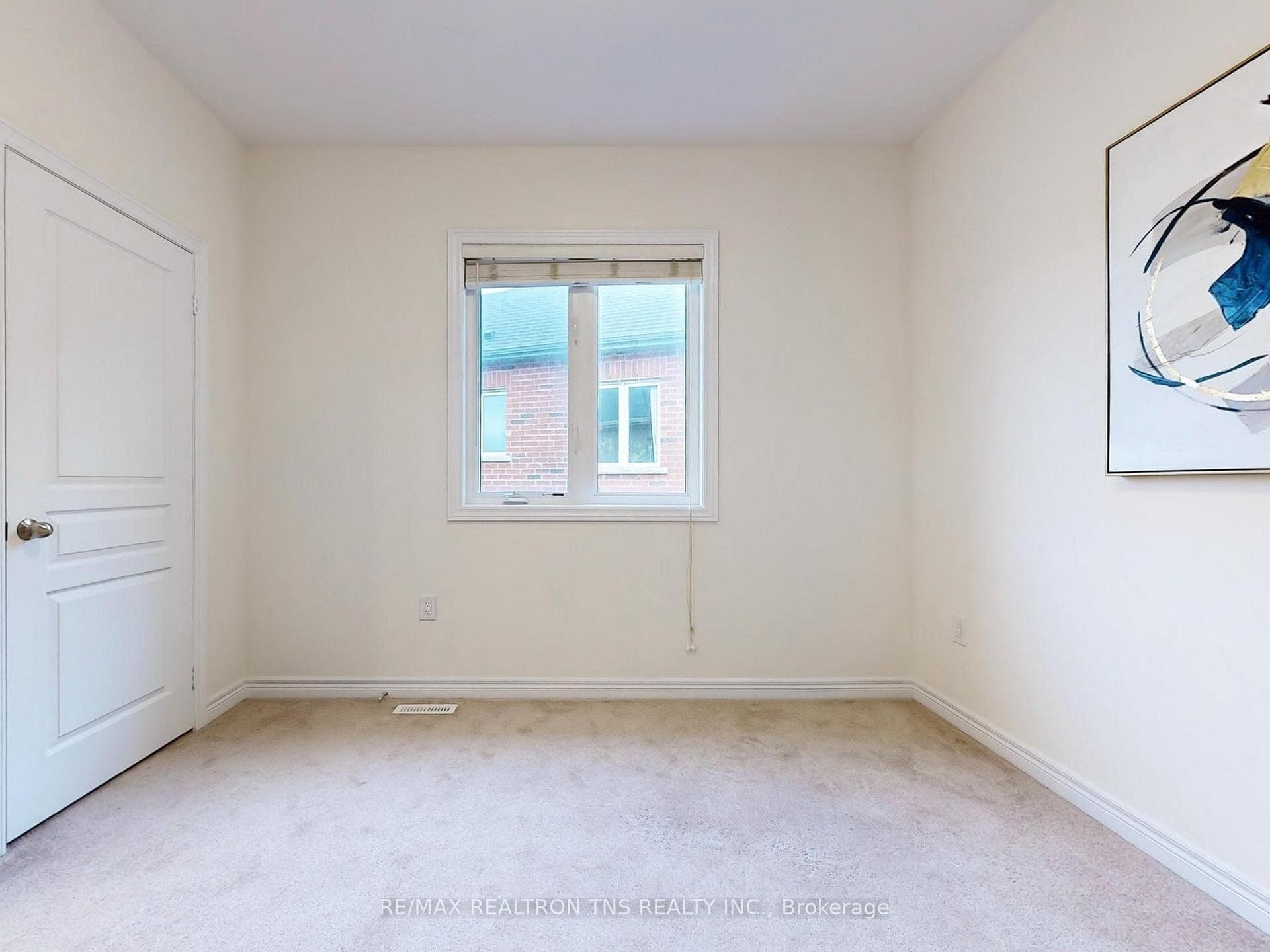 105 Roy Harper Avenue photo 31