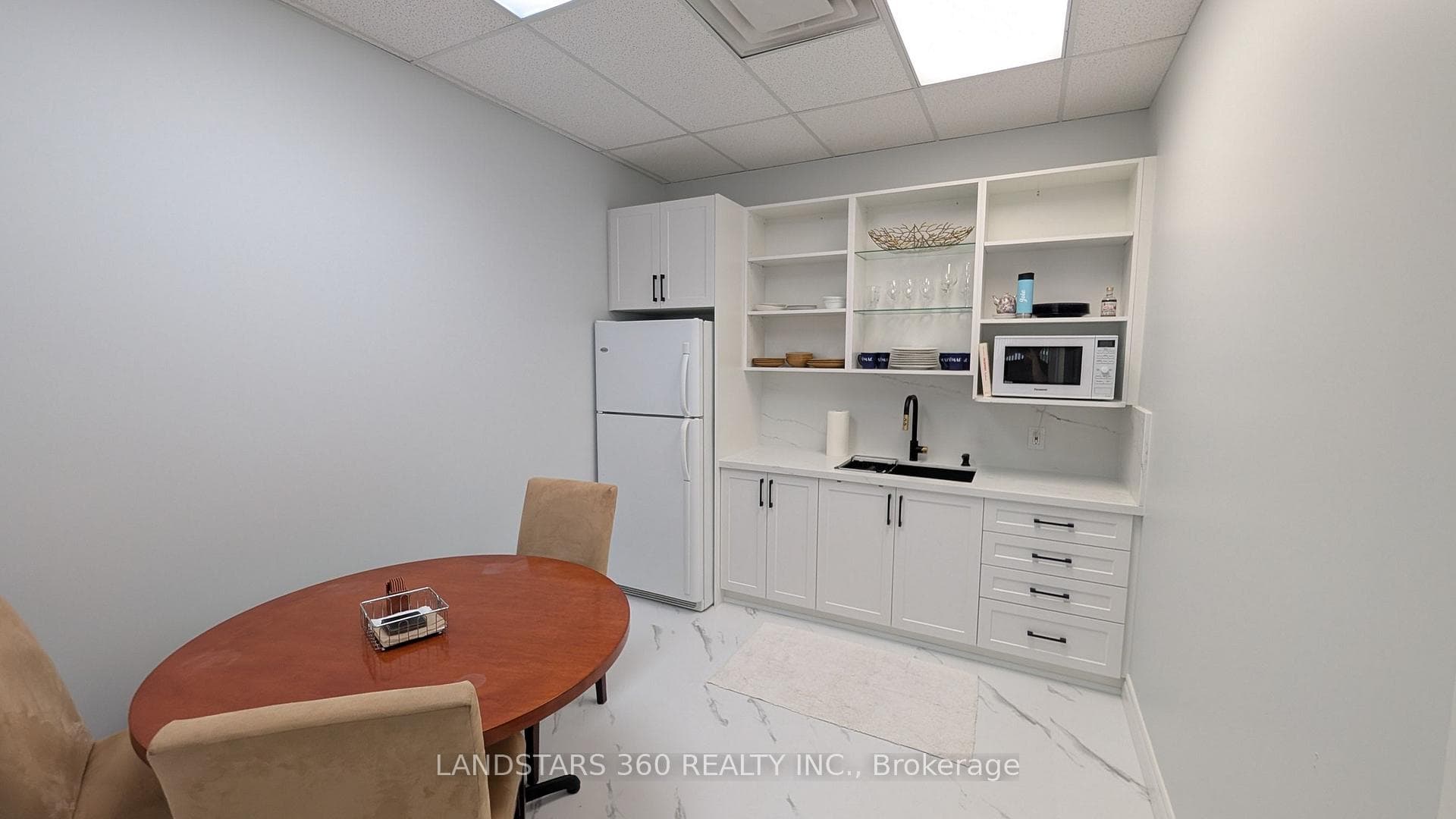 9140 Leslie Street Unit 211-212 photo 24