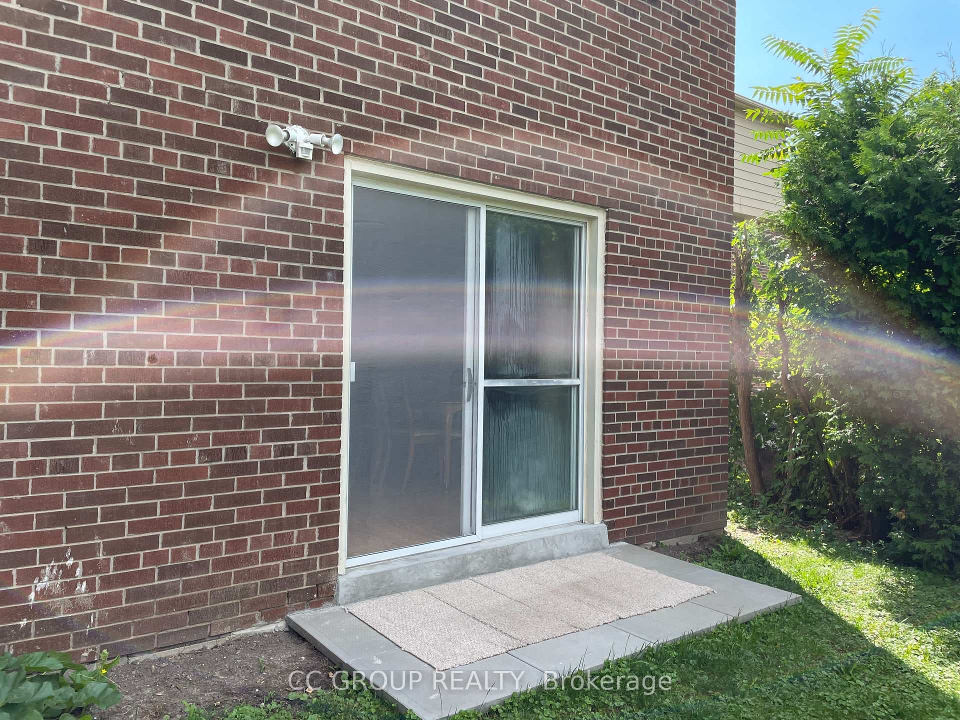 220 Annes Street Unit Lower photo 17