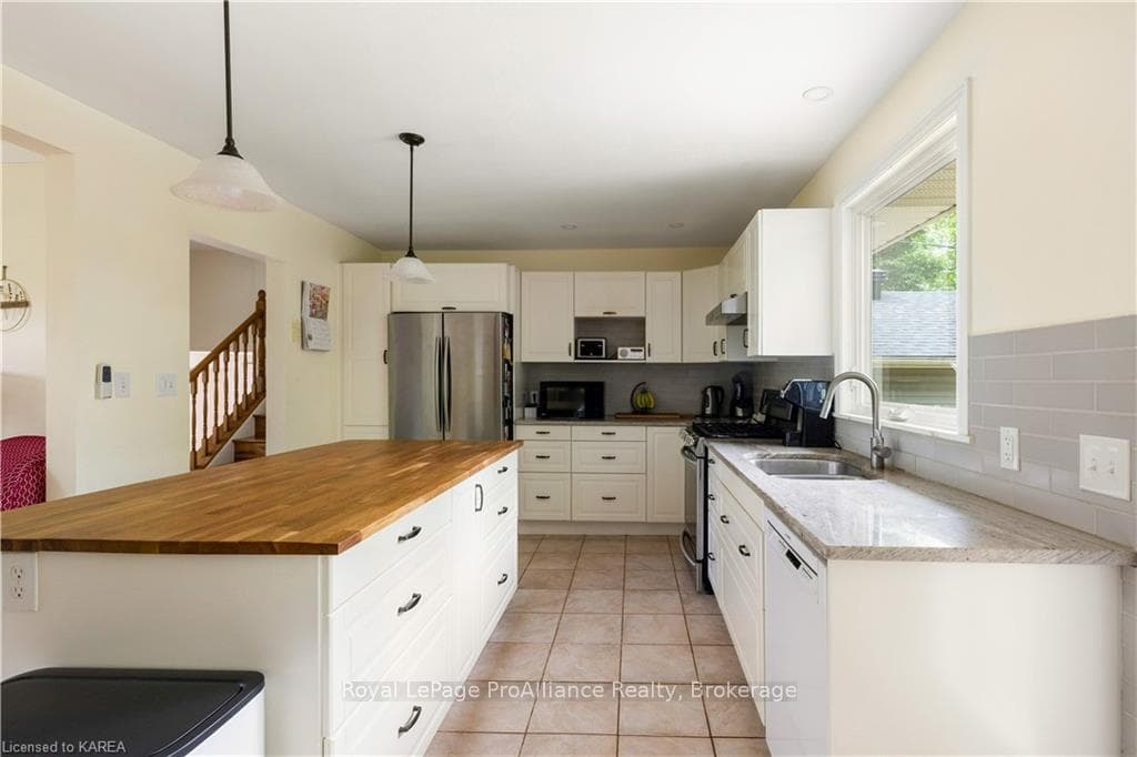 277 WELBORNE Avenue photo 9