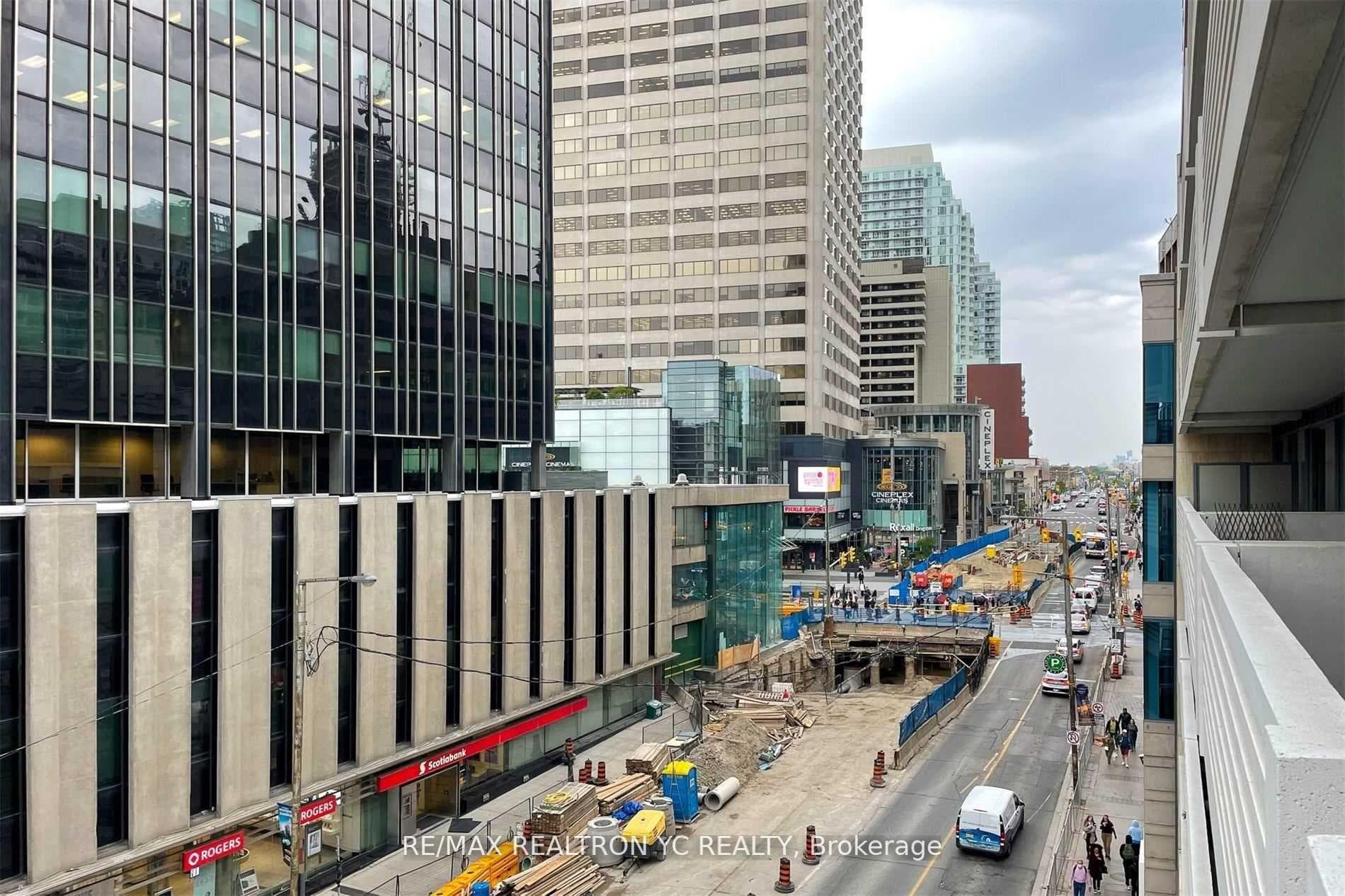 2221 Yonge Street Unit 409 photo 26