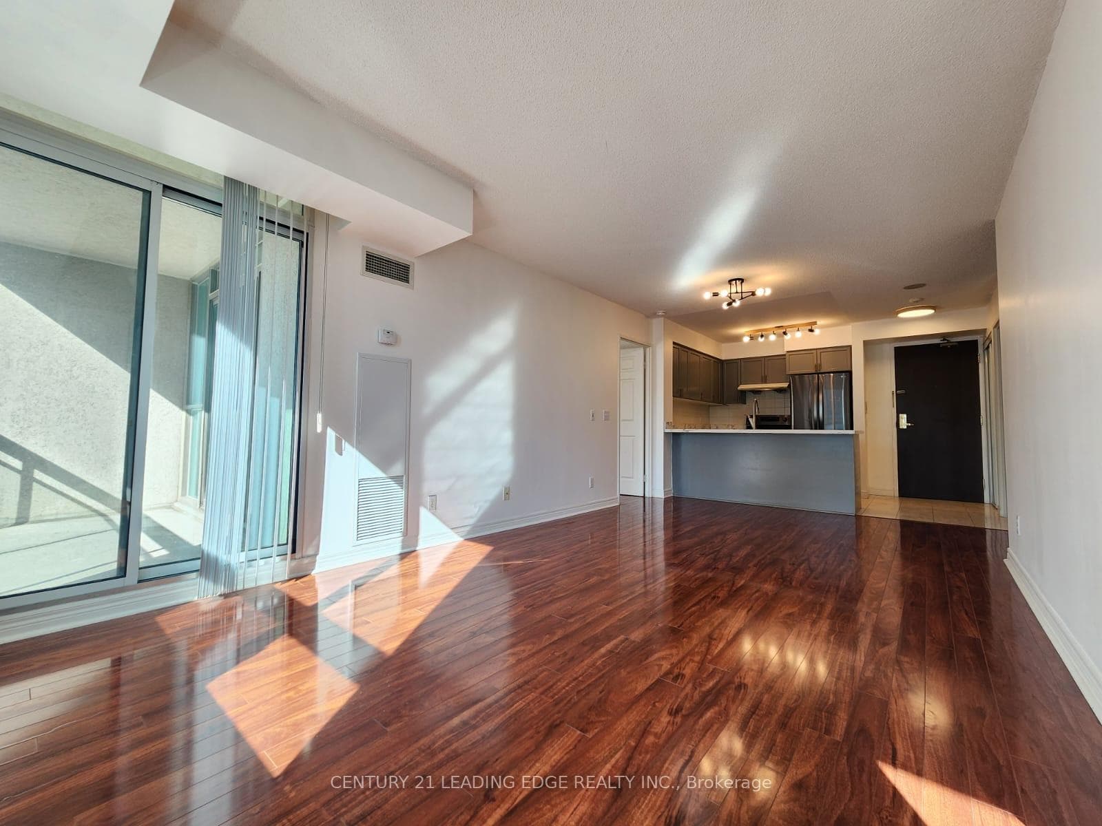 18 Parkview Avenue Unit 807 photo 8