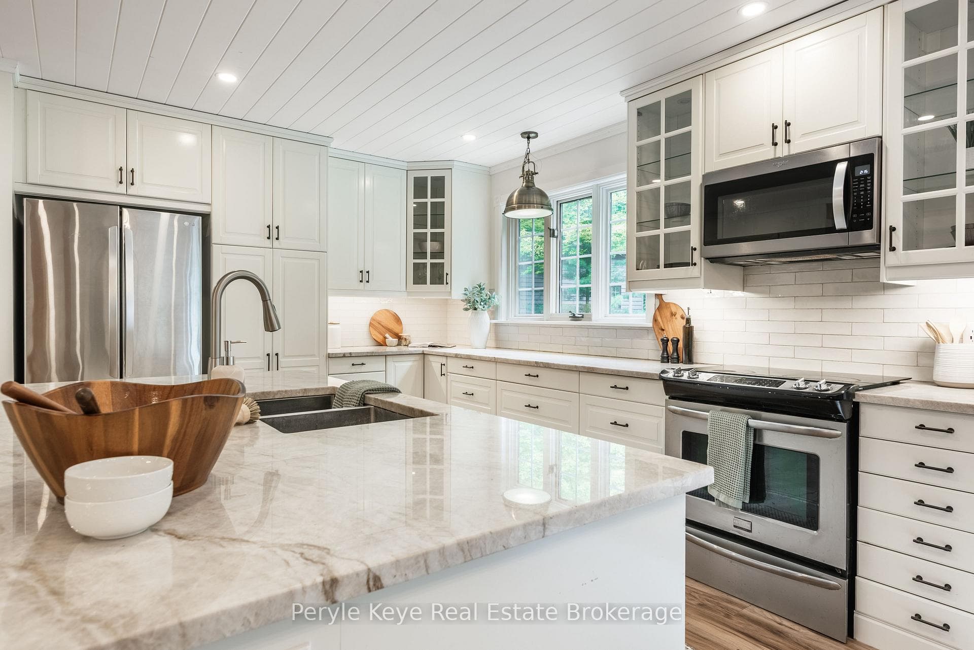 125 Clarke Crescent photo 18