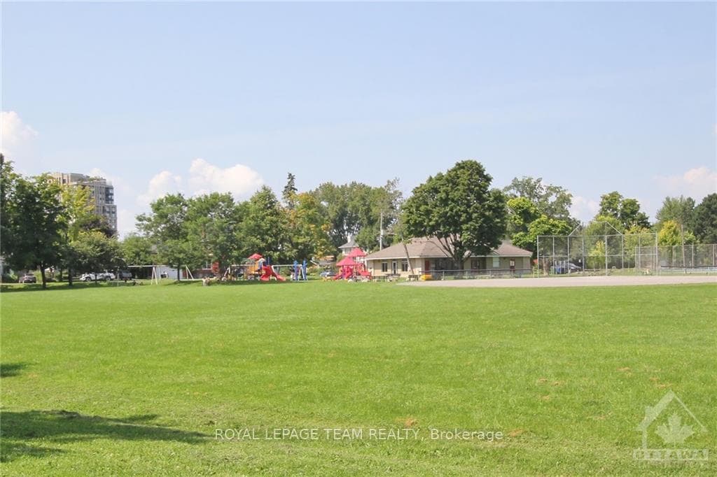581 WINDERMERE Avenue photo 30
