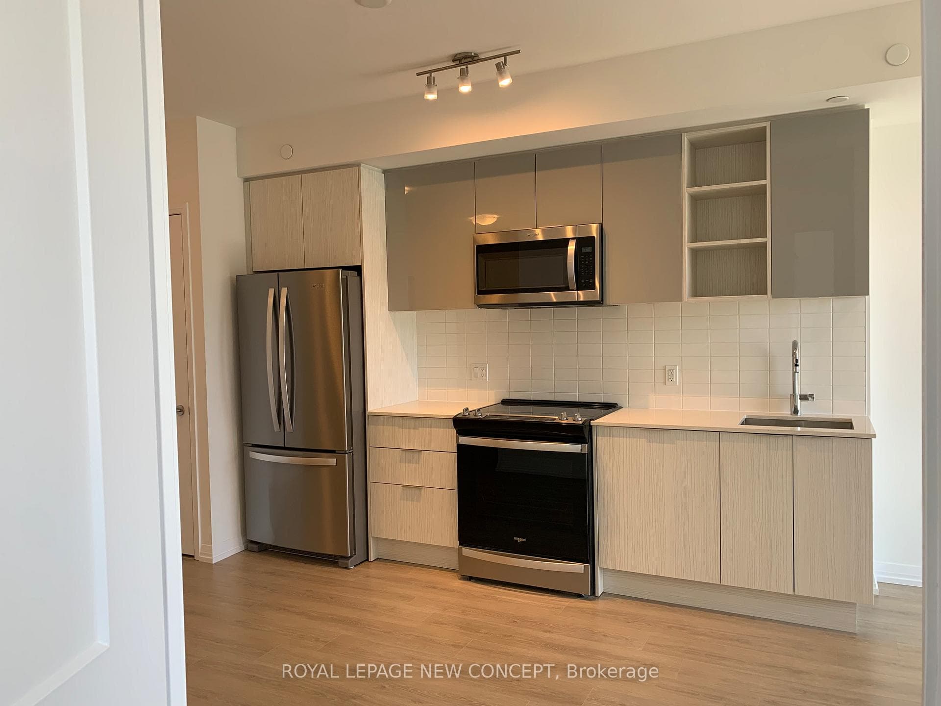 25 Holly Street Unit 2704 photo 6