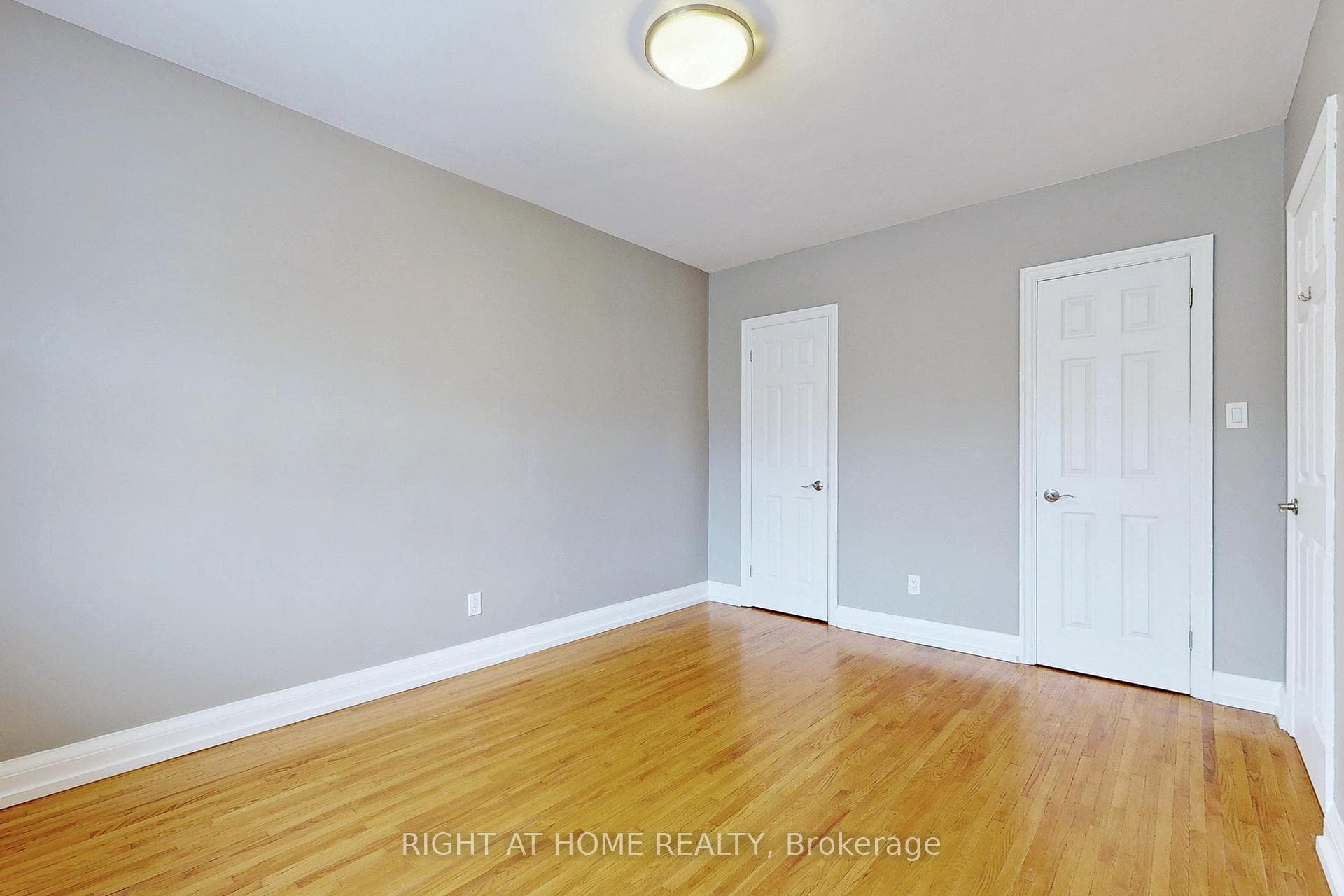 255 Lakeshore Road Unit #A photo 22