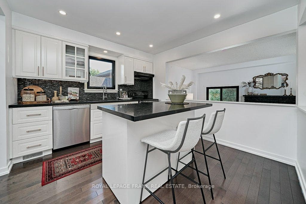 47 Longfellow Court photo 5