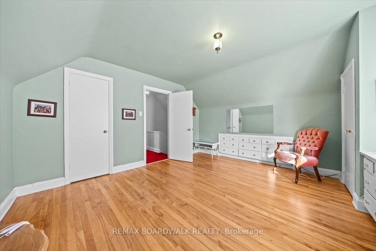 961 Kingsmere Avenue photo 35