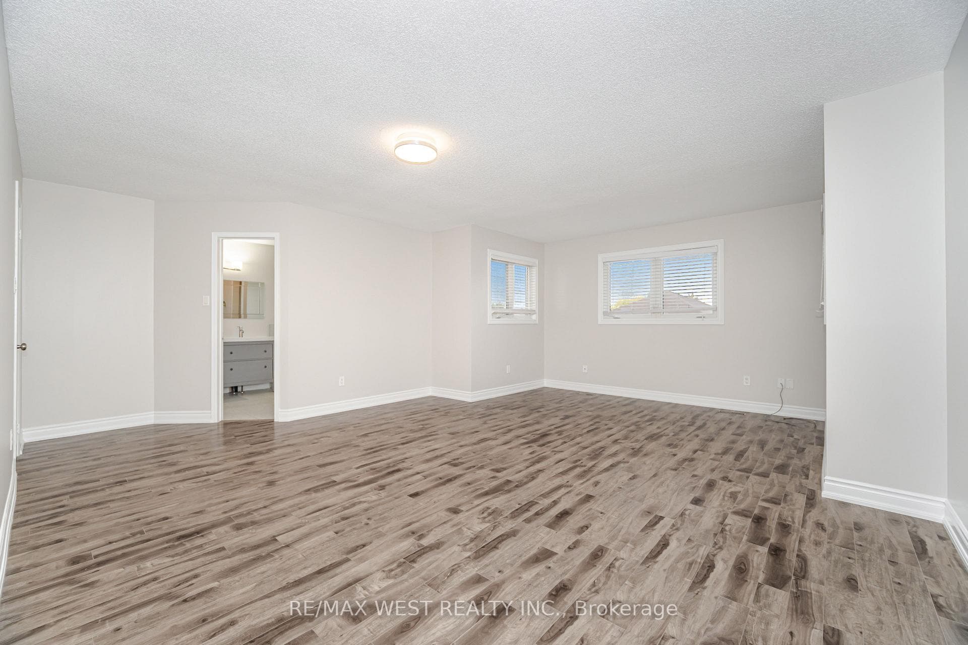 86 Dina Road photo 31