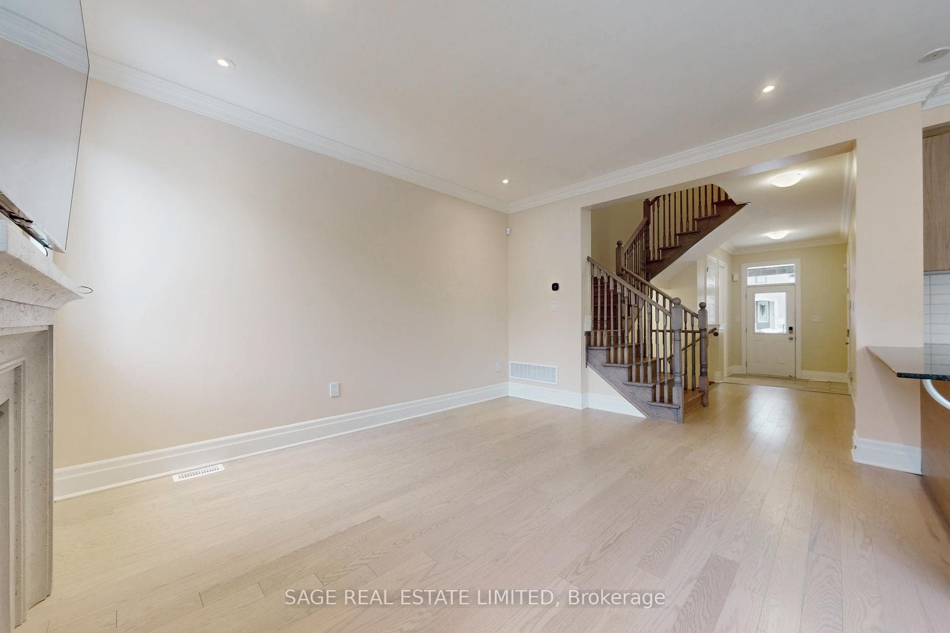 1826 Thames Circle photo 8
