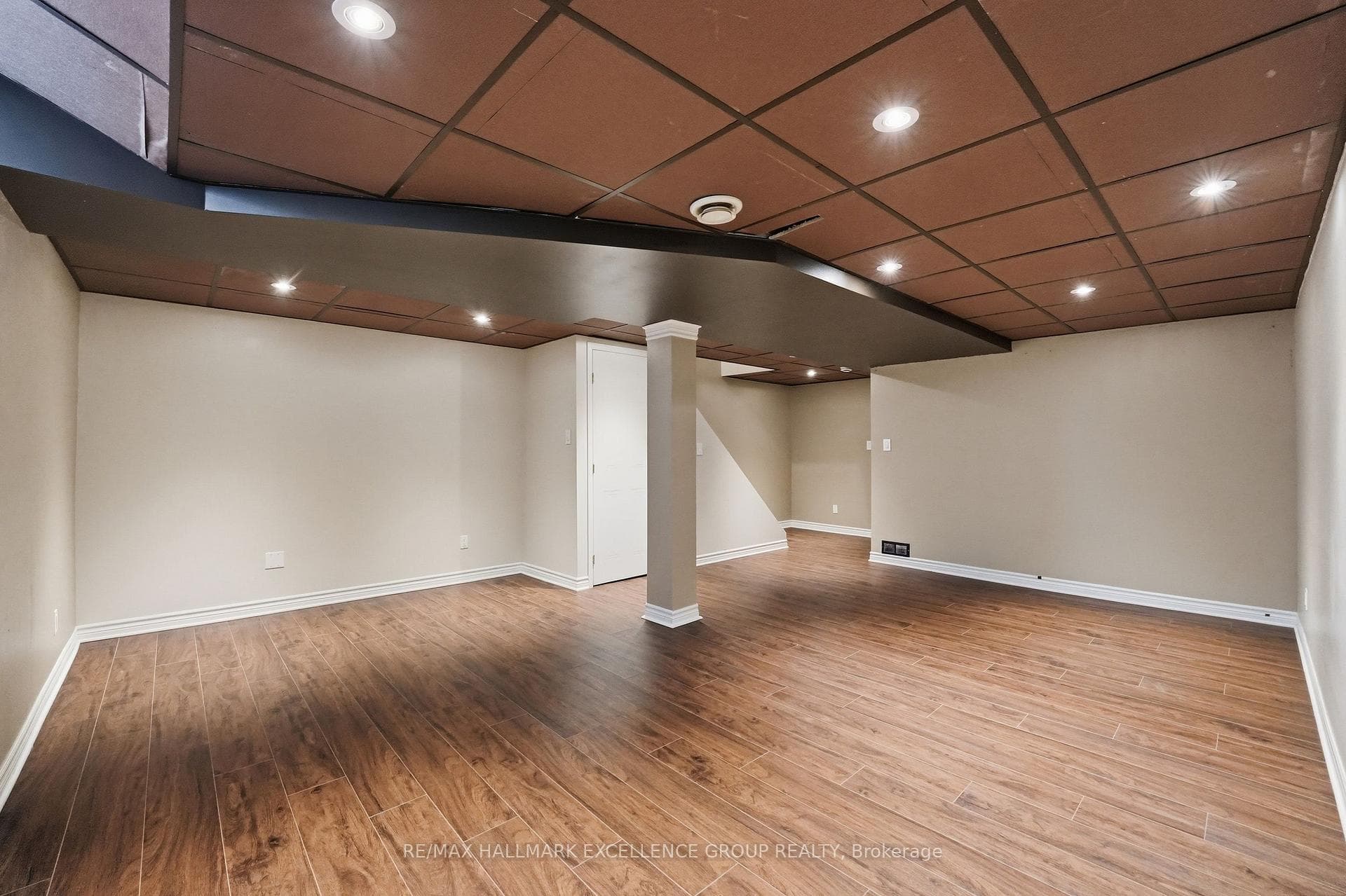 887 Nesting Way photo 38
