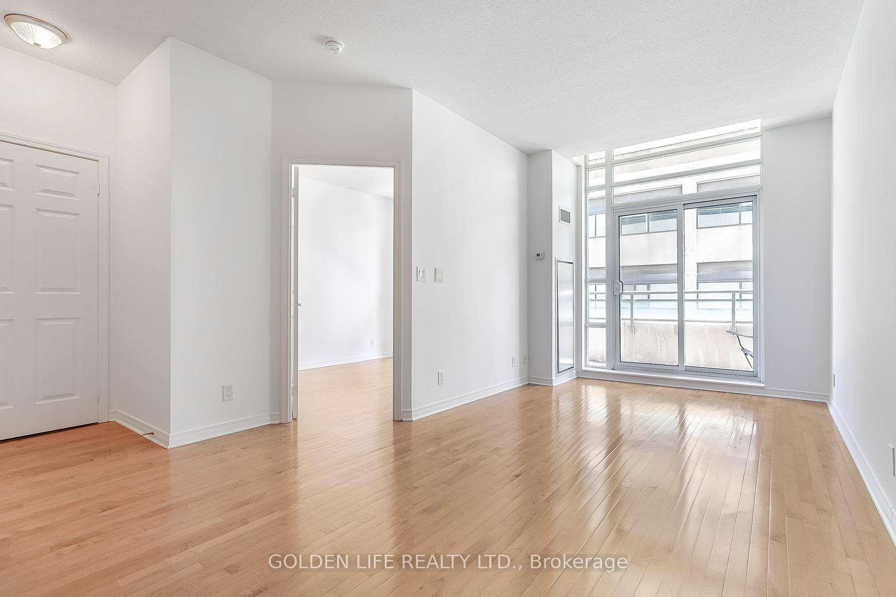 736 Spadina Avenue Unit 201 photo 5