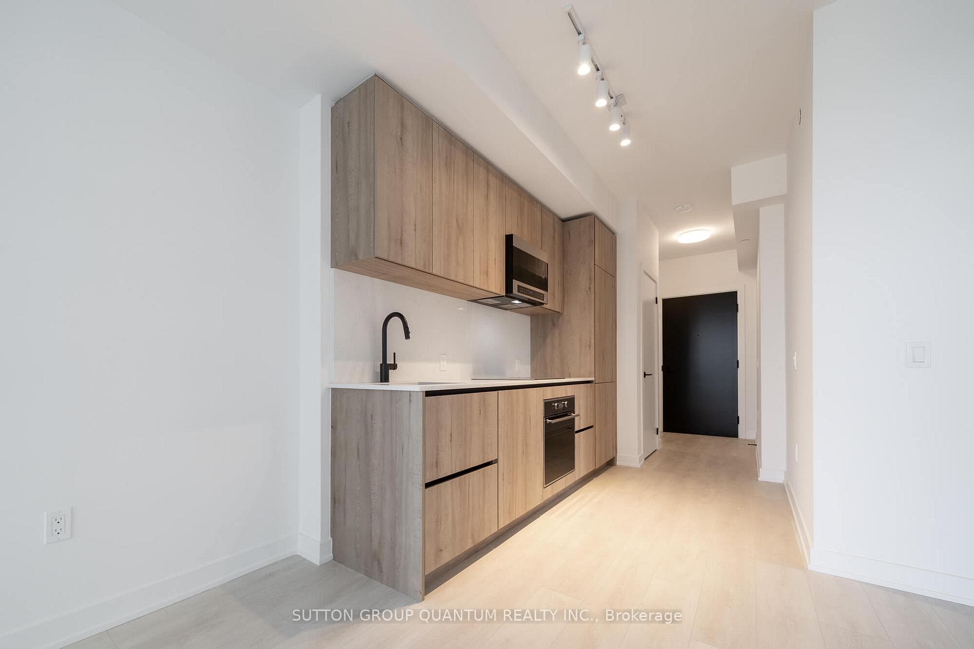 117 Broadway Avenue Unit 2204 photo 5