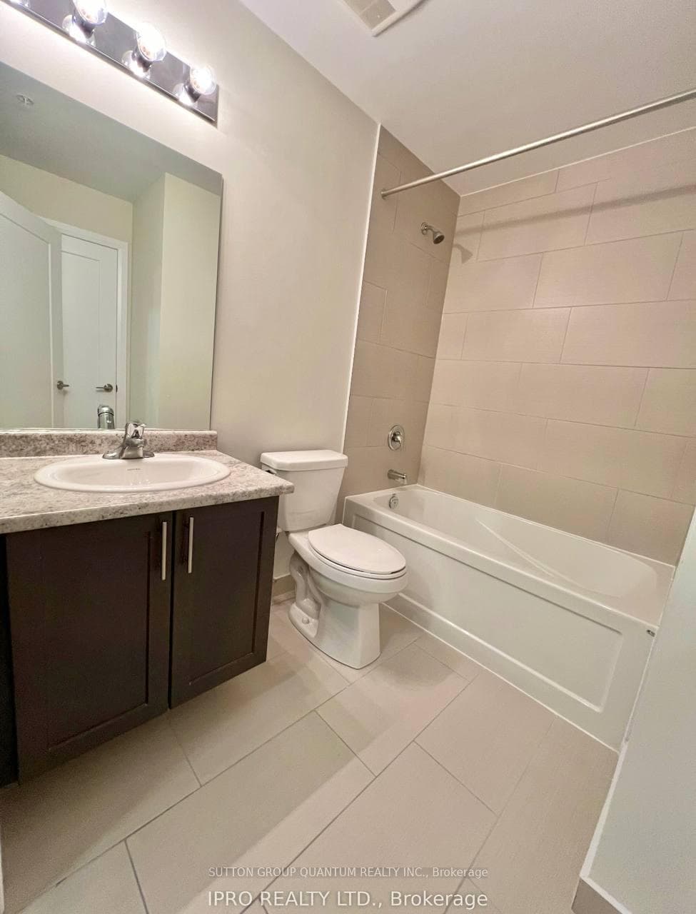16 Concord Place Unit 909 photo 4