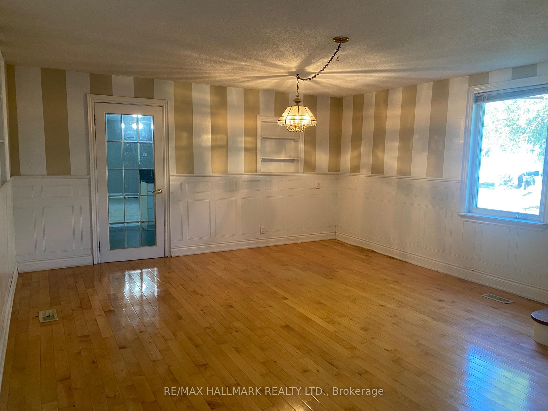 5440 Yonge Street photo 6