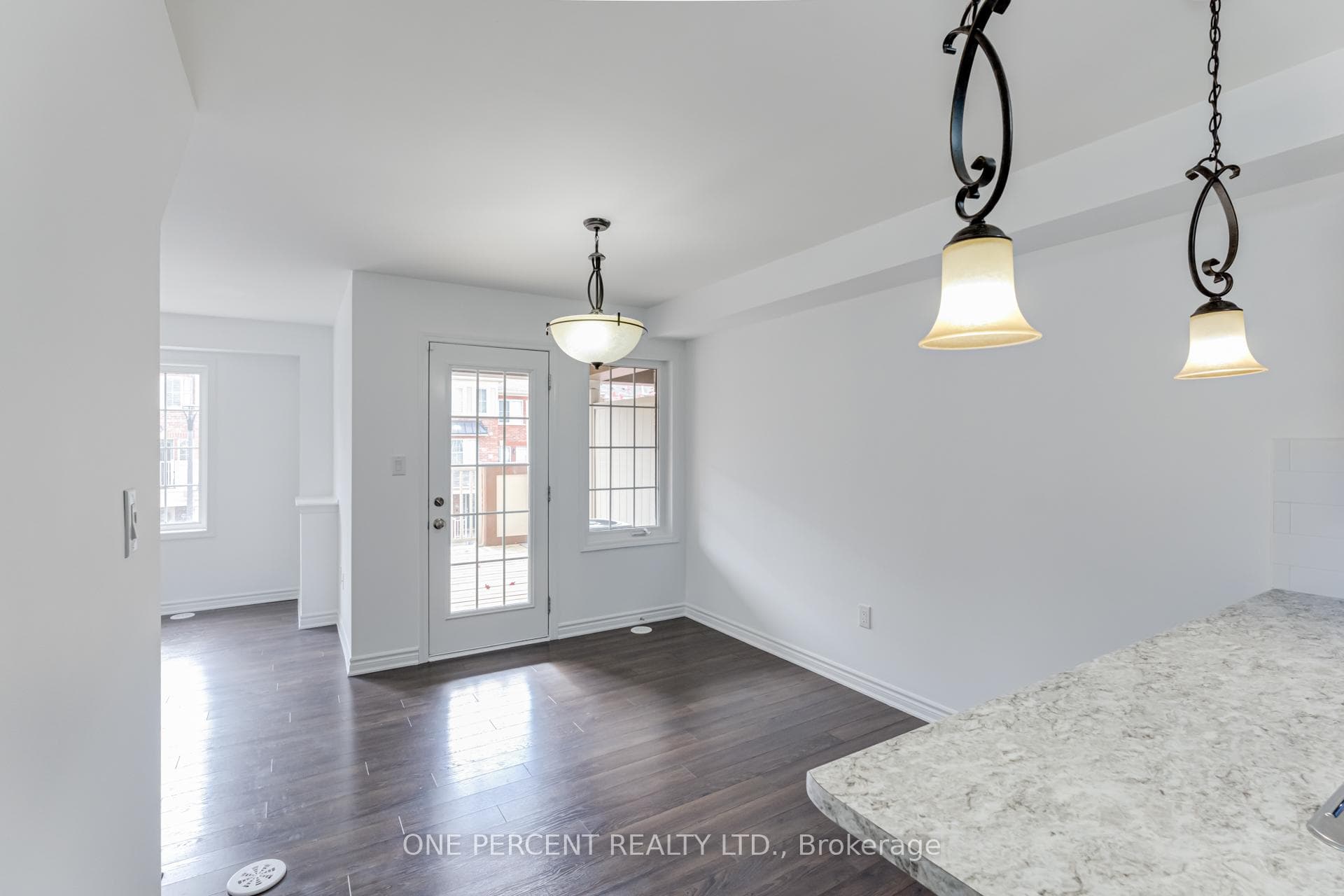 1086 Silk Street photo 9