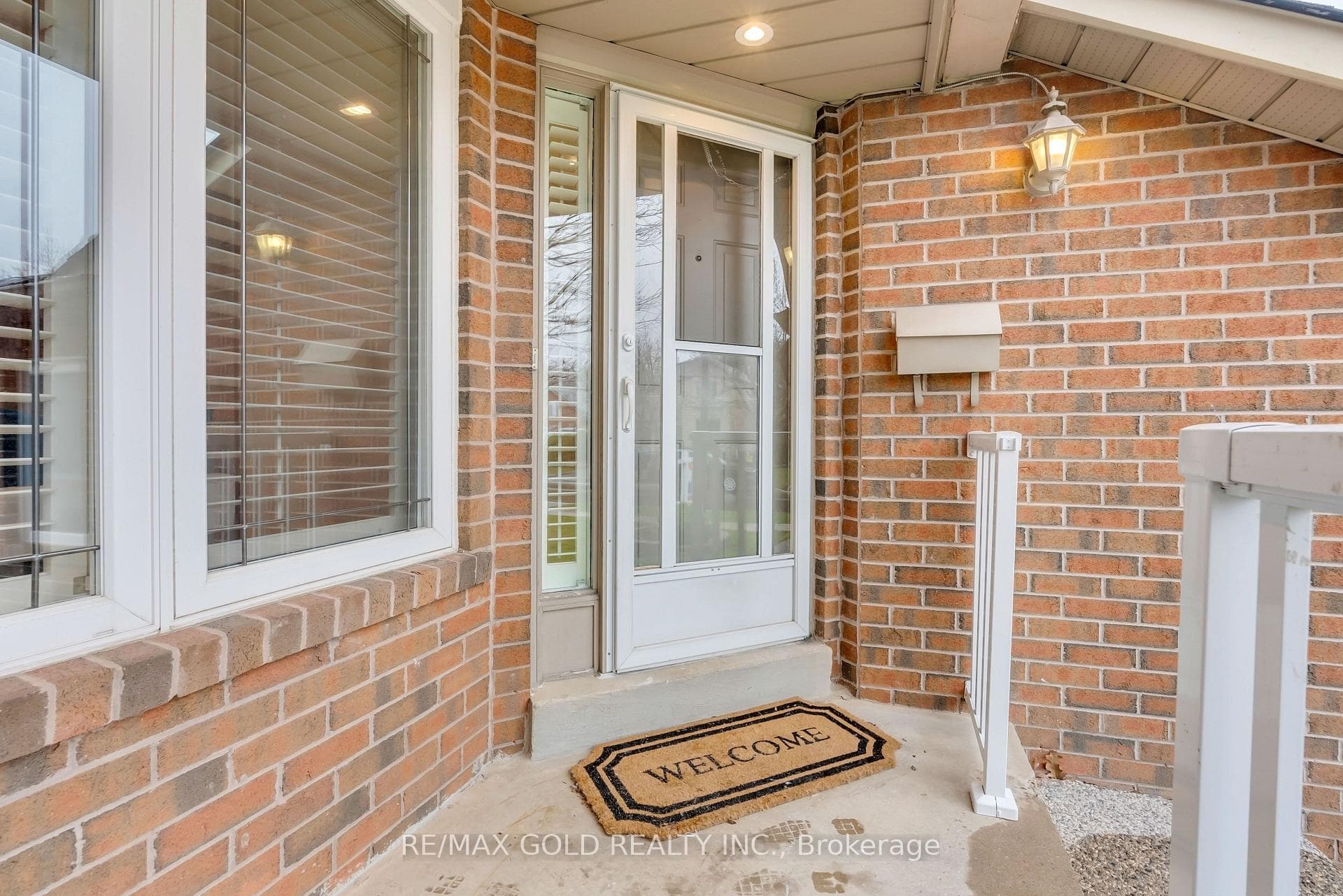 2911 Tradewind Drive photo 3