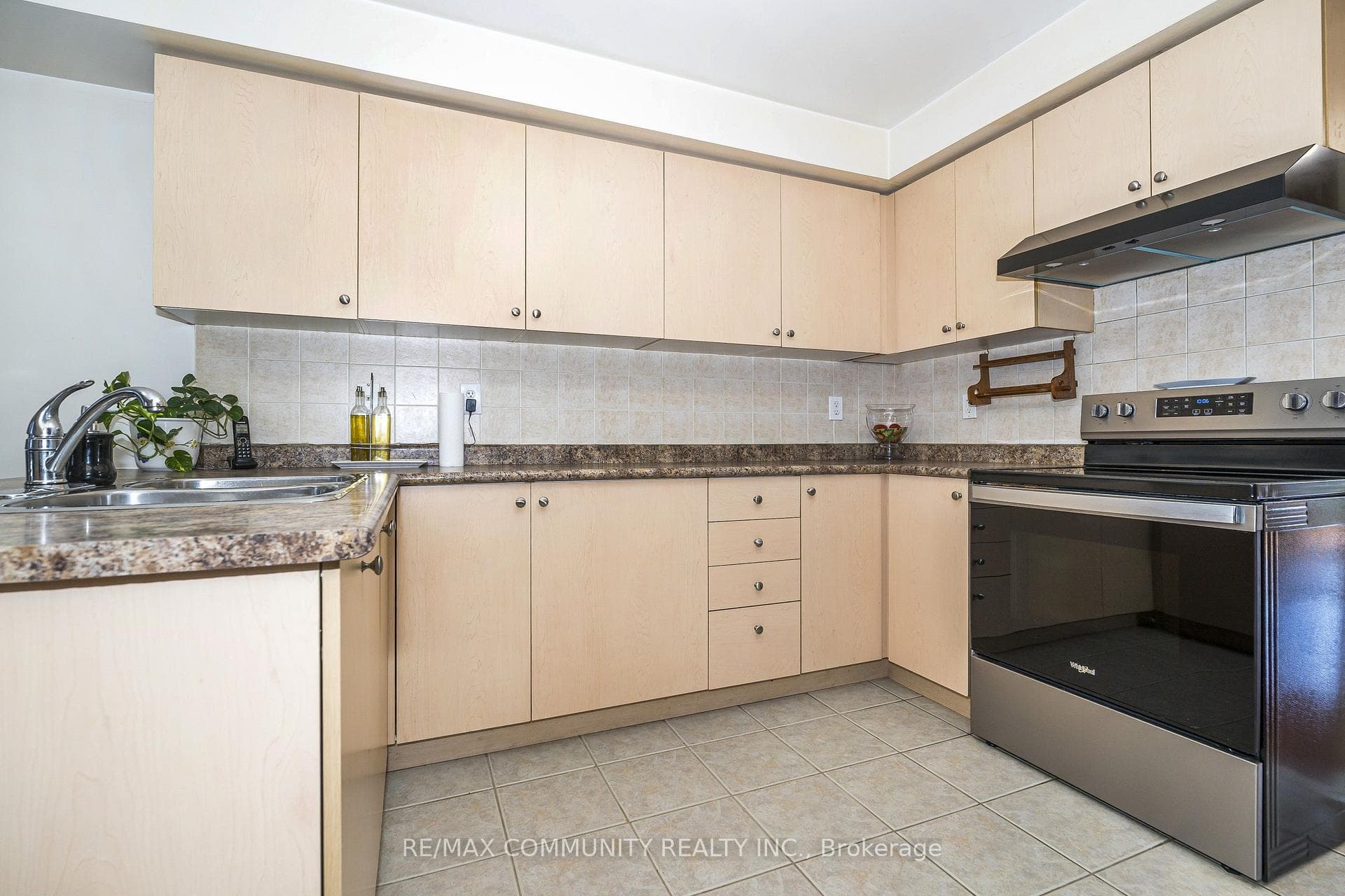 209 Old Harwood Avenue photo 16