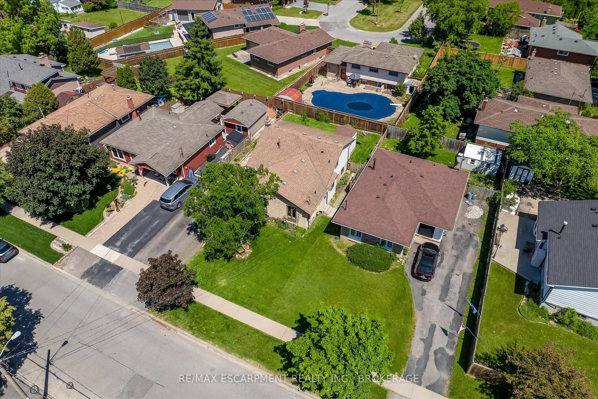 49 Grove Avenue photo 42