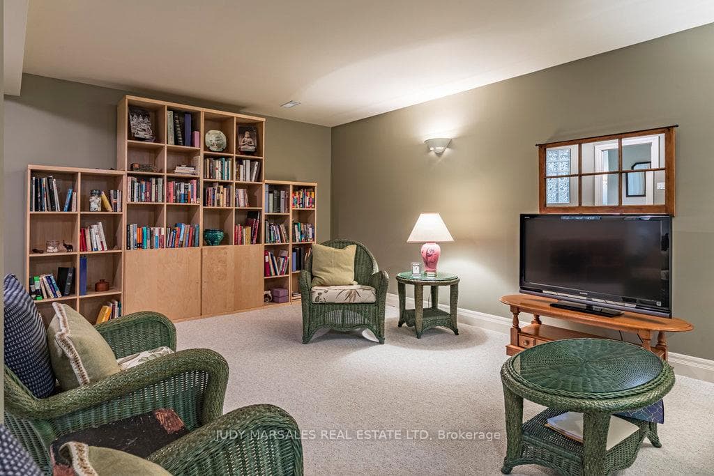 4 Gillespie Crescent photo 28