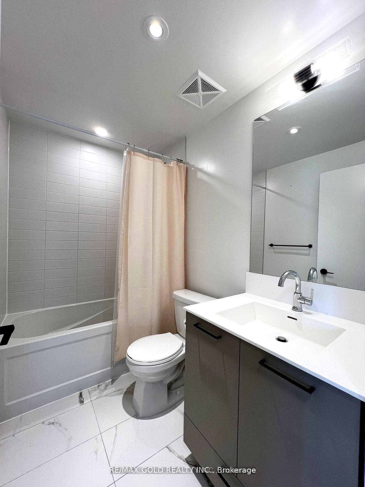 30 Lagerfeld Drive Unit 8 photo 13