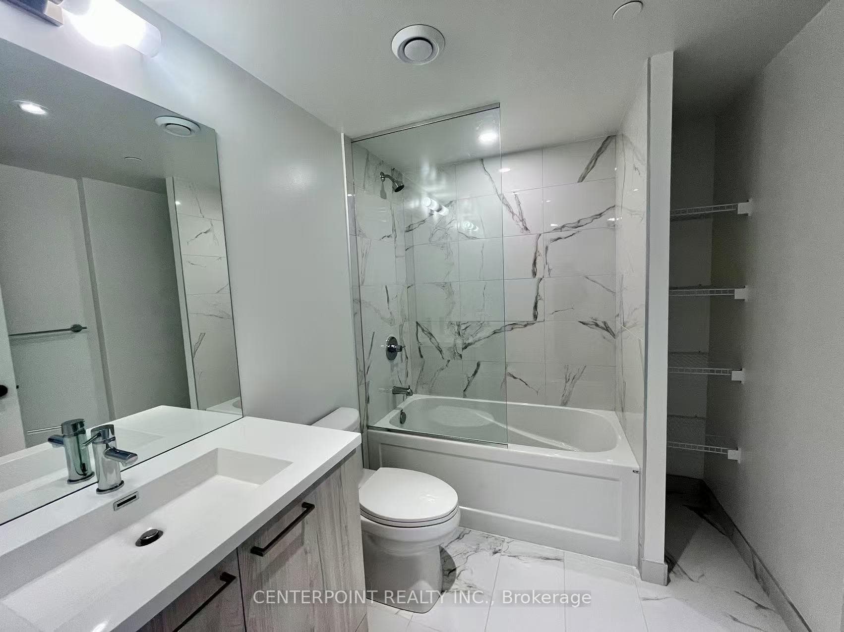 195 Commerce Street Unit 2511 photo 4