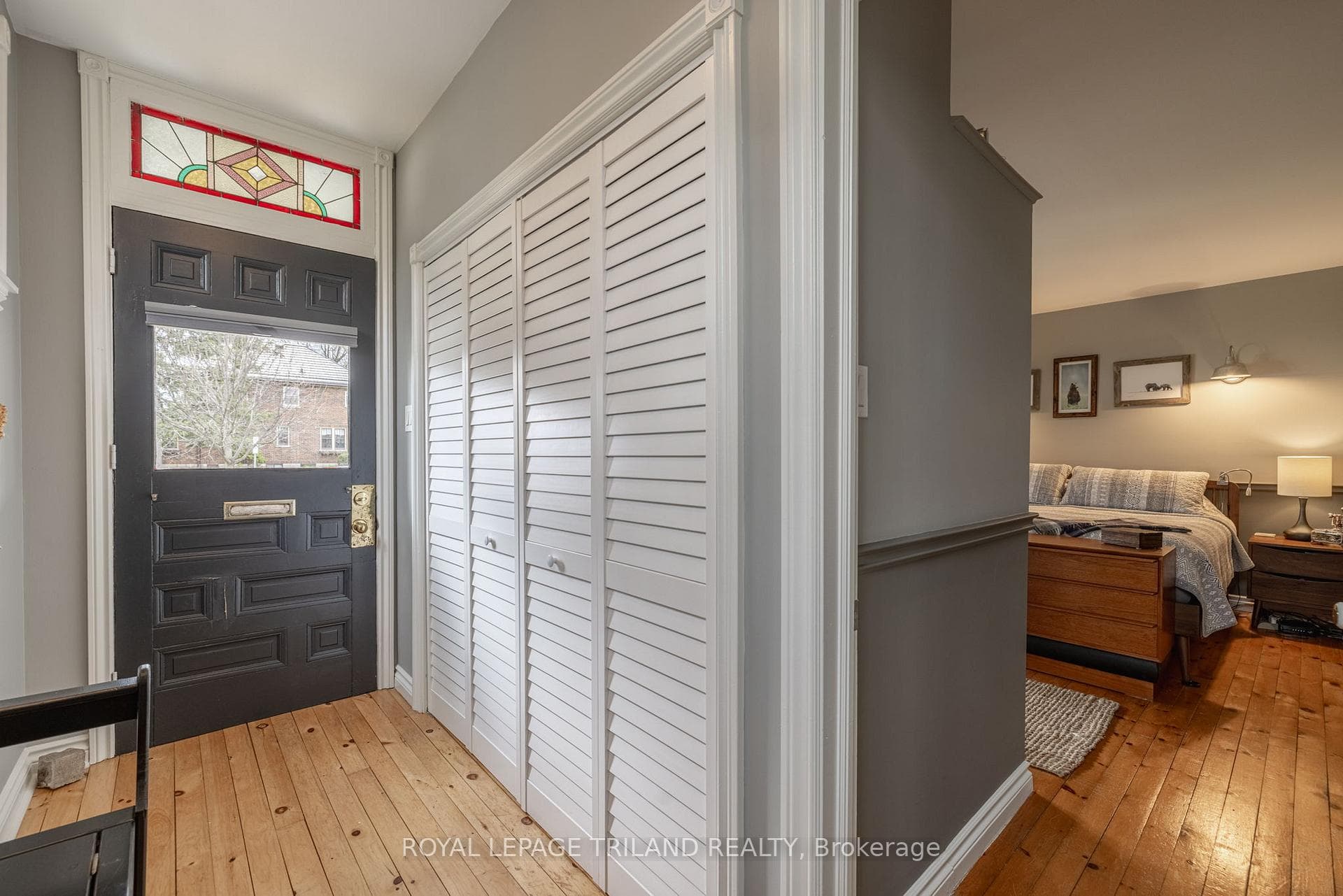474 Grosvenor Street photo 5