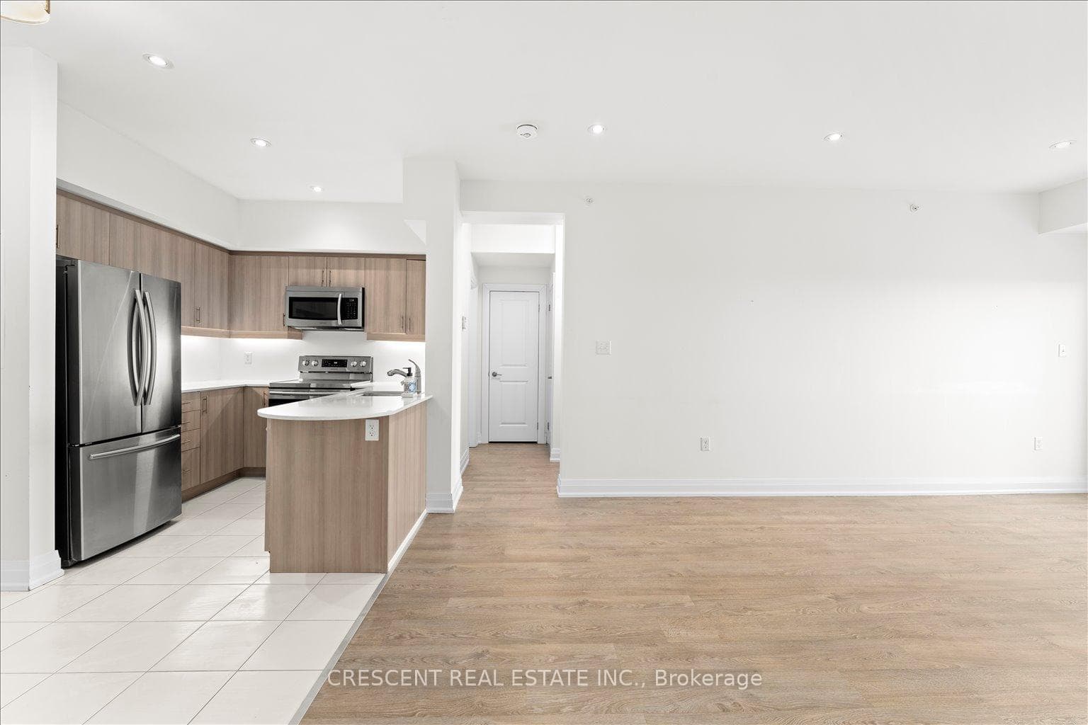 300 Essa Road Unit 604 photo 12