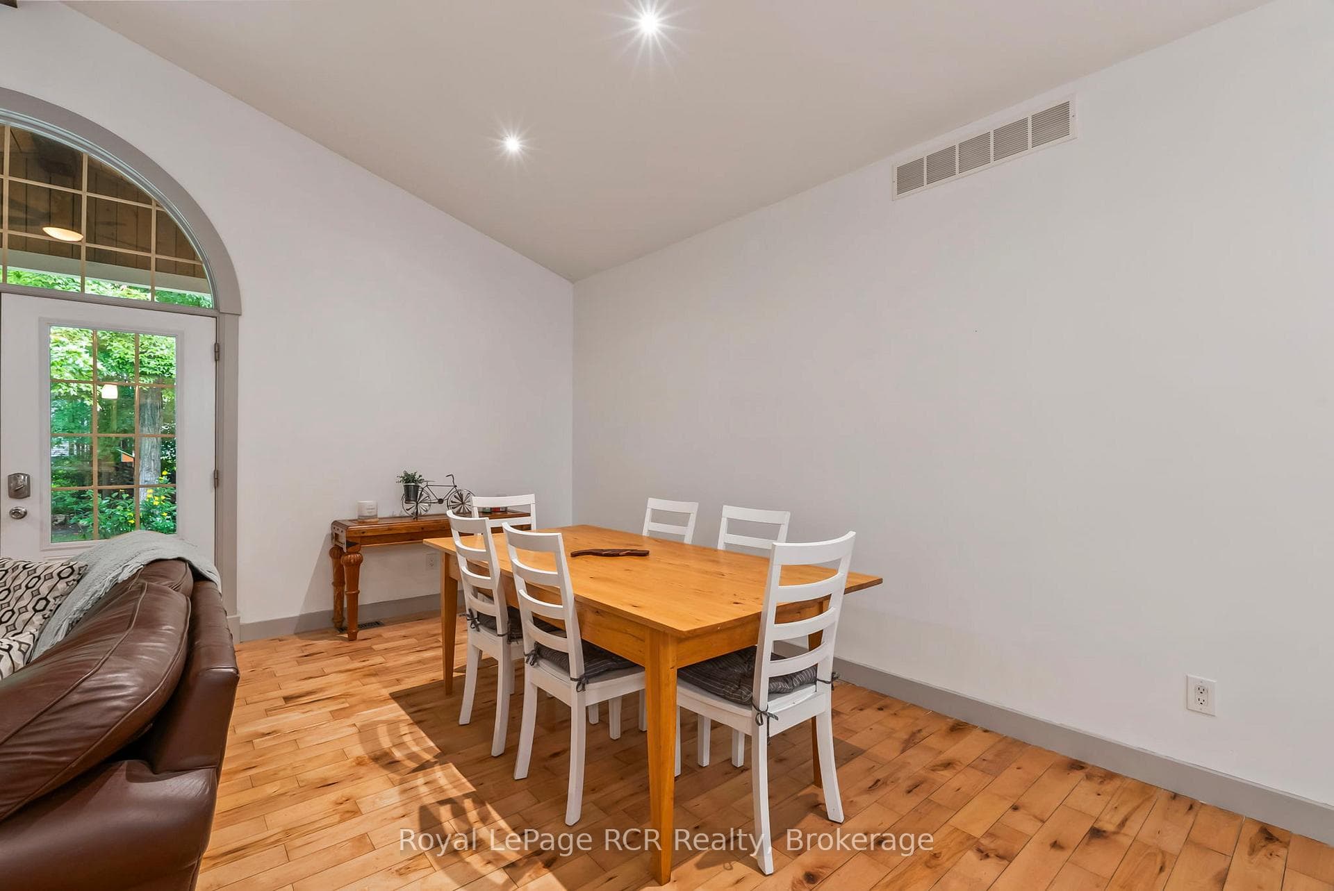 165 Napoleon Street photo 21