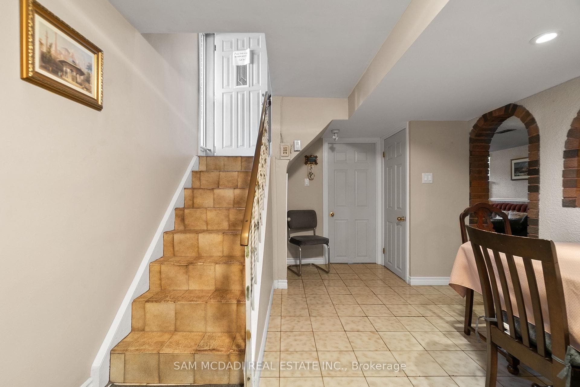 83 Evans Avenue photo 29