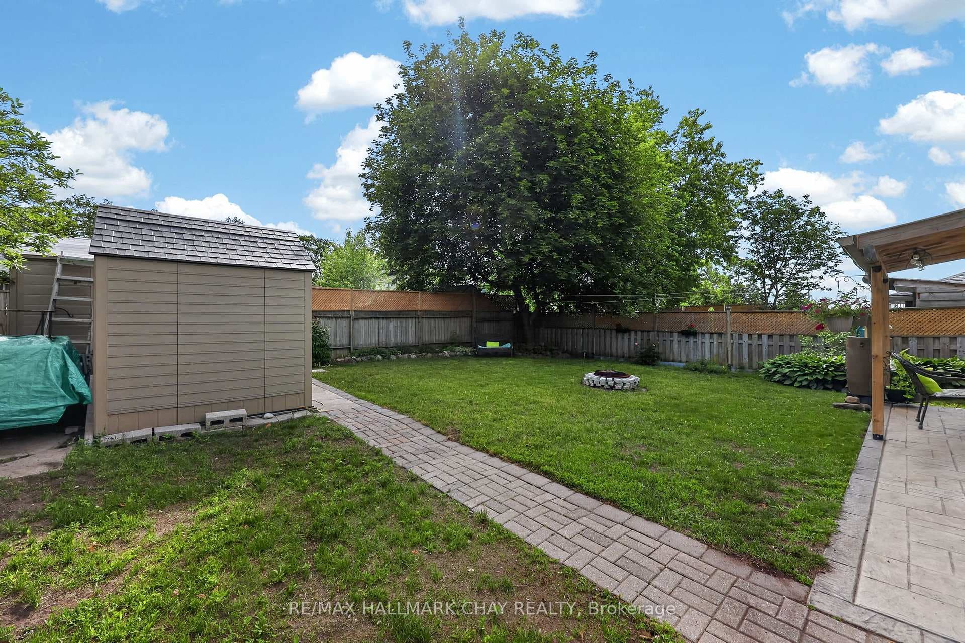 243 Letitia Street photo 8