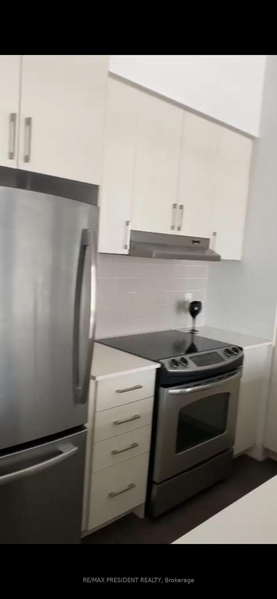 2560 Eglinton Avenue Unit 401 photo 6