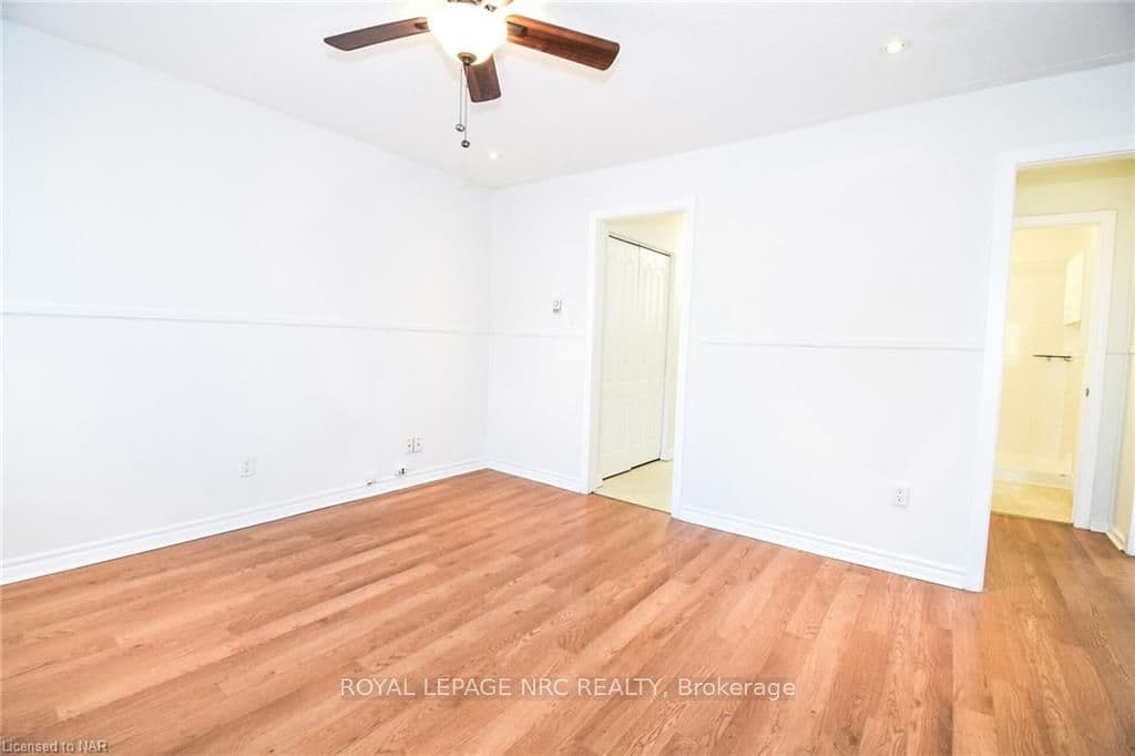 16 DONCASTER Boulevard photo 7