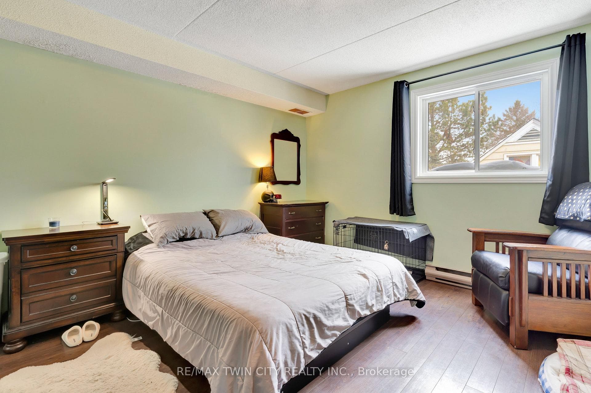 401 Erb Street Unit 203 photo 25