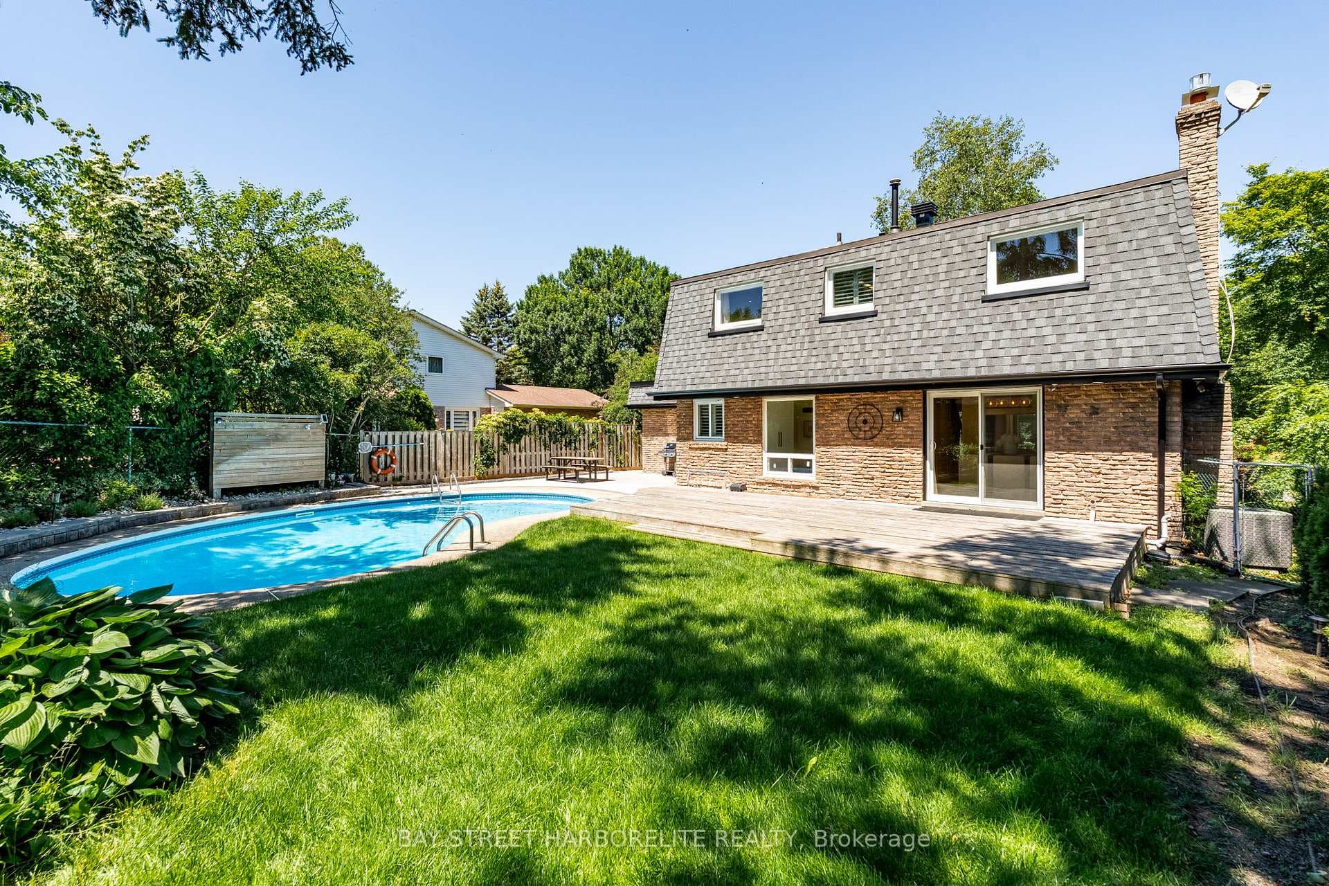 2366 Devon Road photo 33