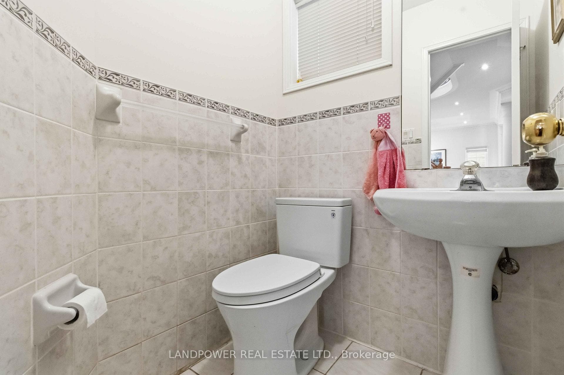 55 Garland Crescent photo 16