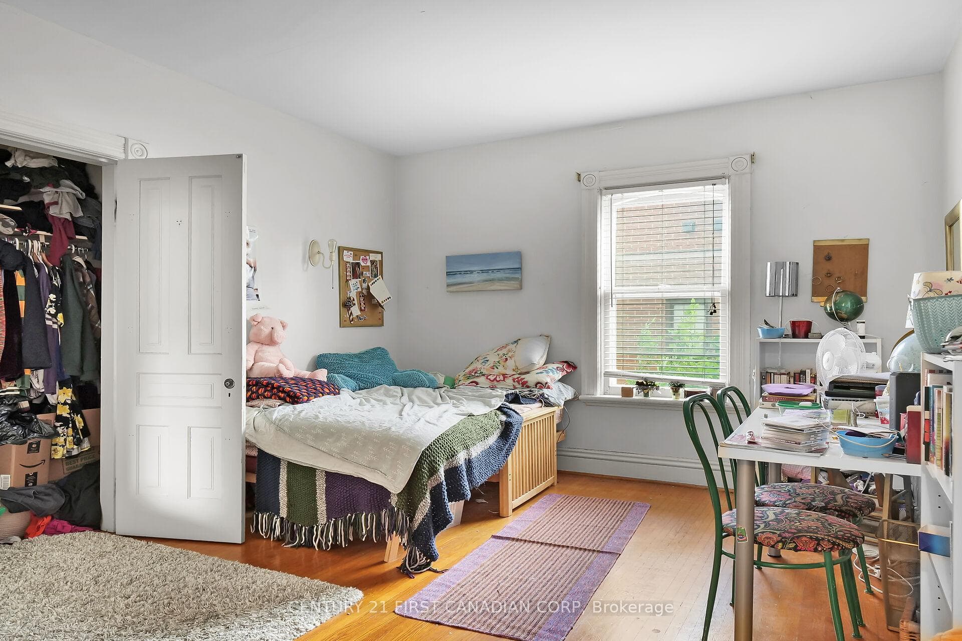 355 Dufferin Avenue photo 18