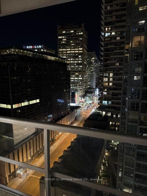 2181 Yonge Street Unit 1909 photo 10
