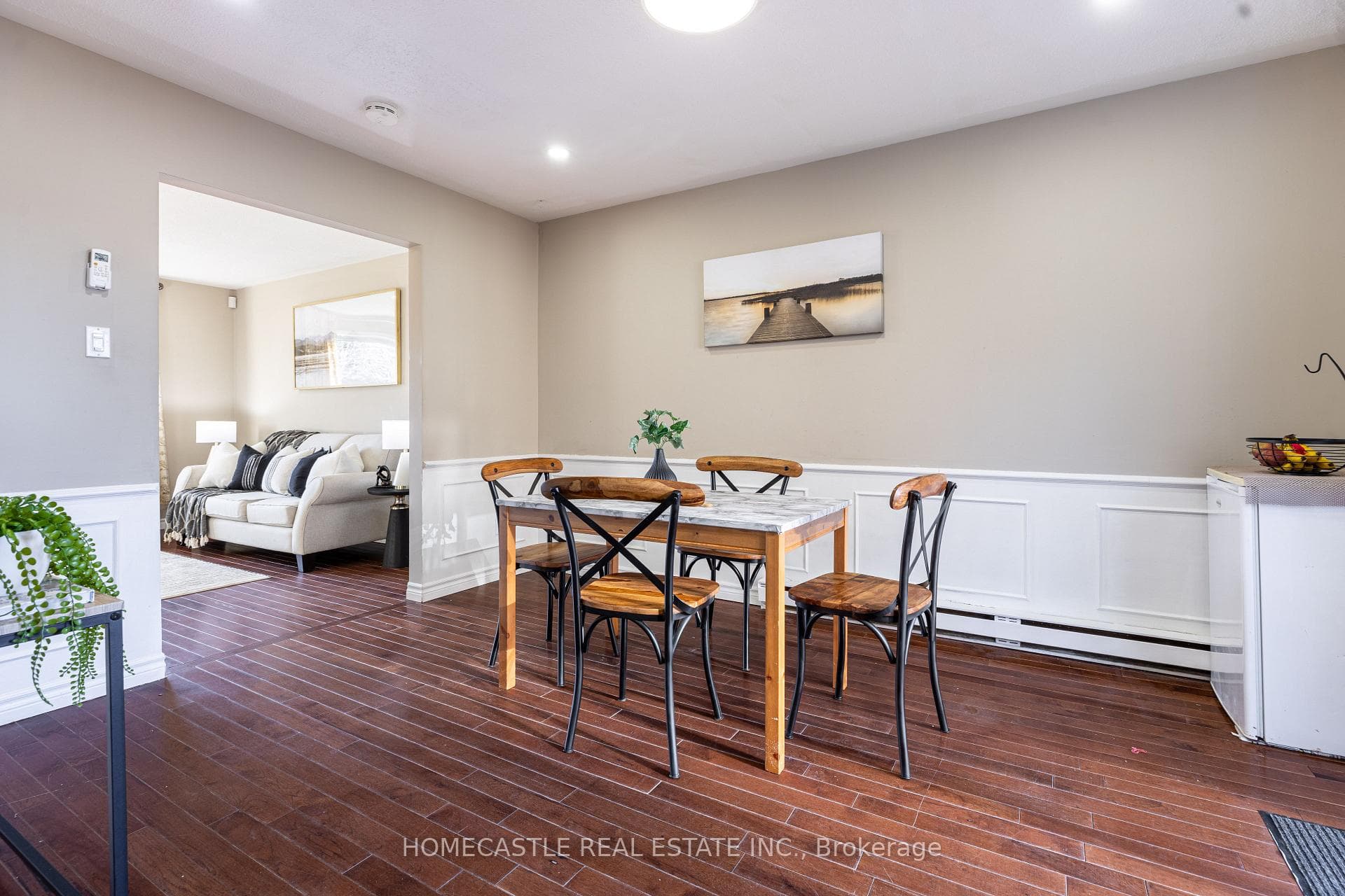 997 Eagle Crescent photo 7